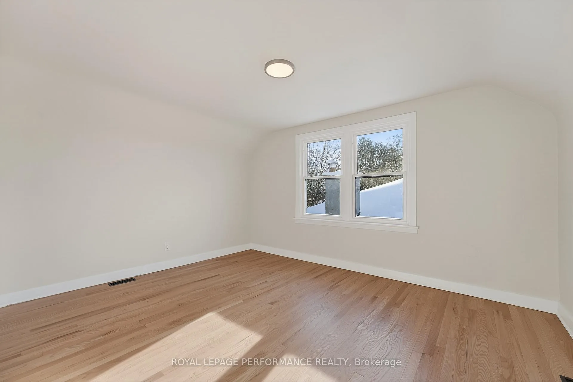 Photo 27 of 274 Compton Avenue, Ottawa, Woodroffe — HOMEH