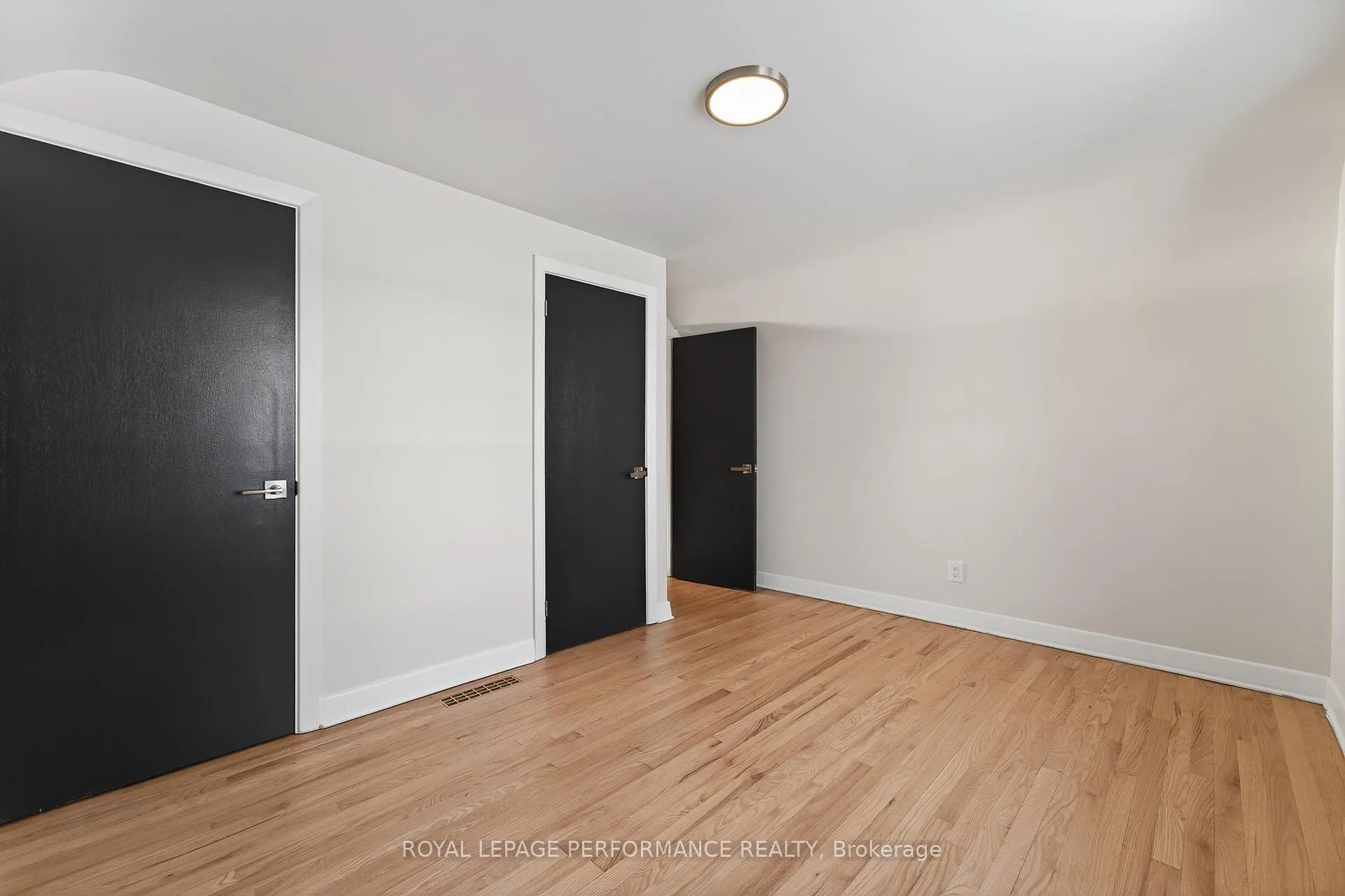 Photo 31 of 274 Compton Avenue, Ottawa, Woodroffe — HOMEH