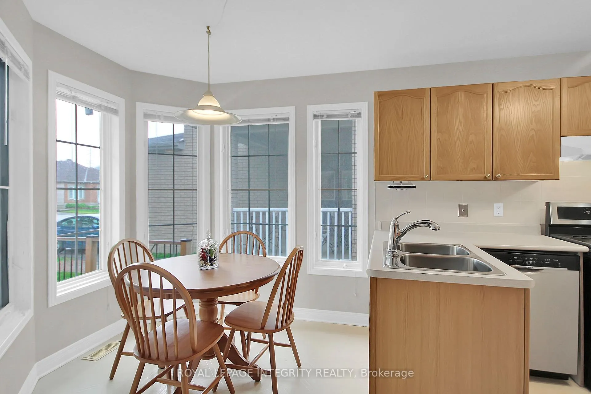 Photo 15 of 22 Halkirk Avenue, Ottawa, Kanata - Glencairn/Hazeldean — HOMEH