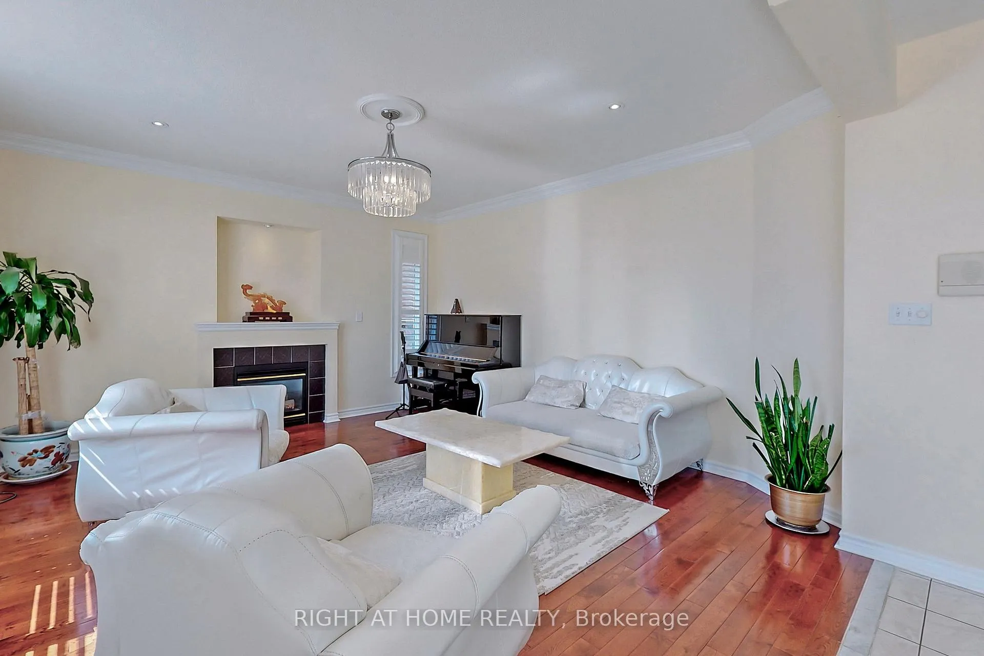 Photo 12 of 861 Strouds Lane, Pickering, Amberlea — HOMEH