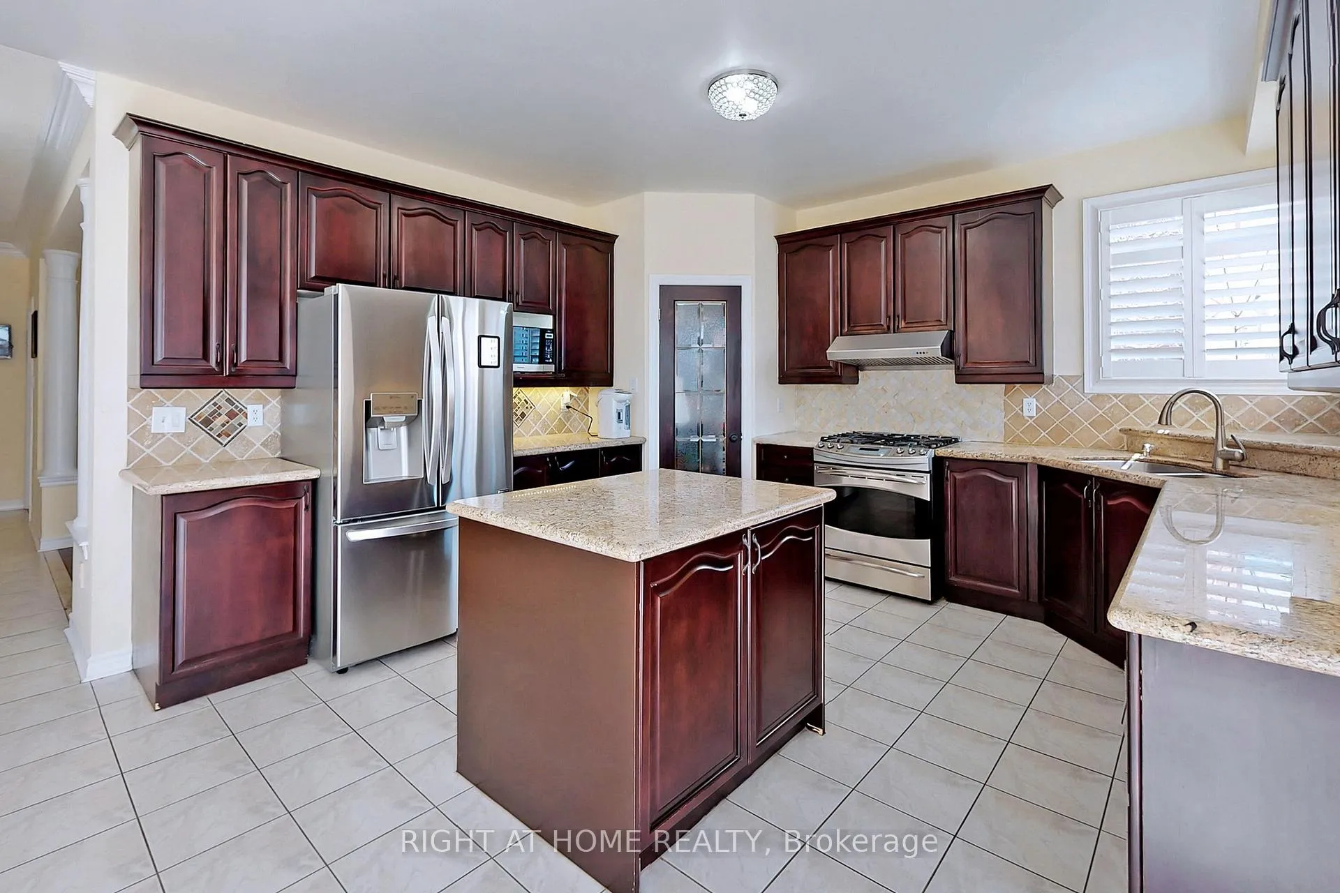 Photo 16 of 861 Strouds Lane, Pickering, Amberlea — HOMEH