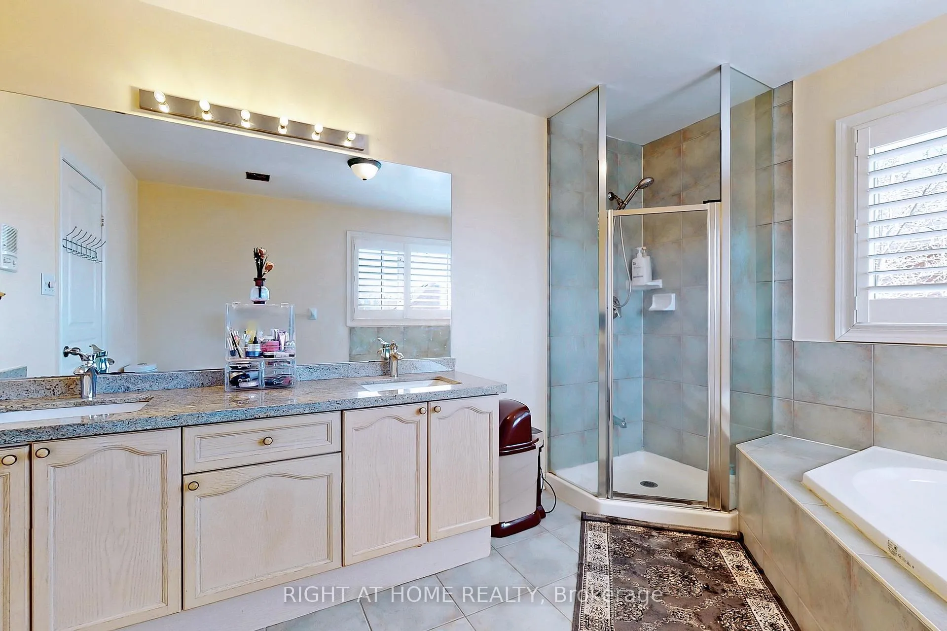 Photo 28 of 861 Strouds Lane, Pickering, Amberlea — HOMEH