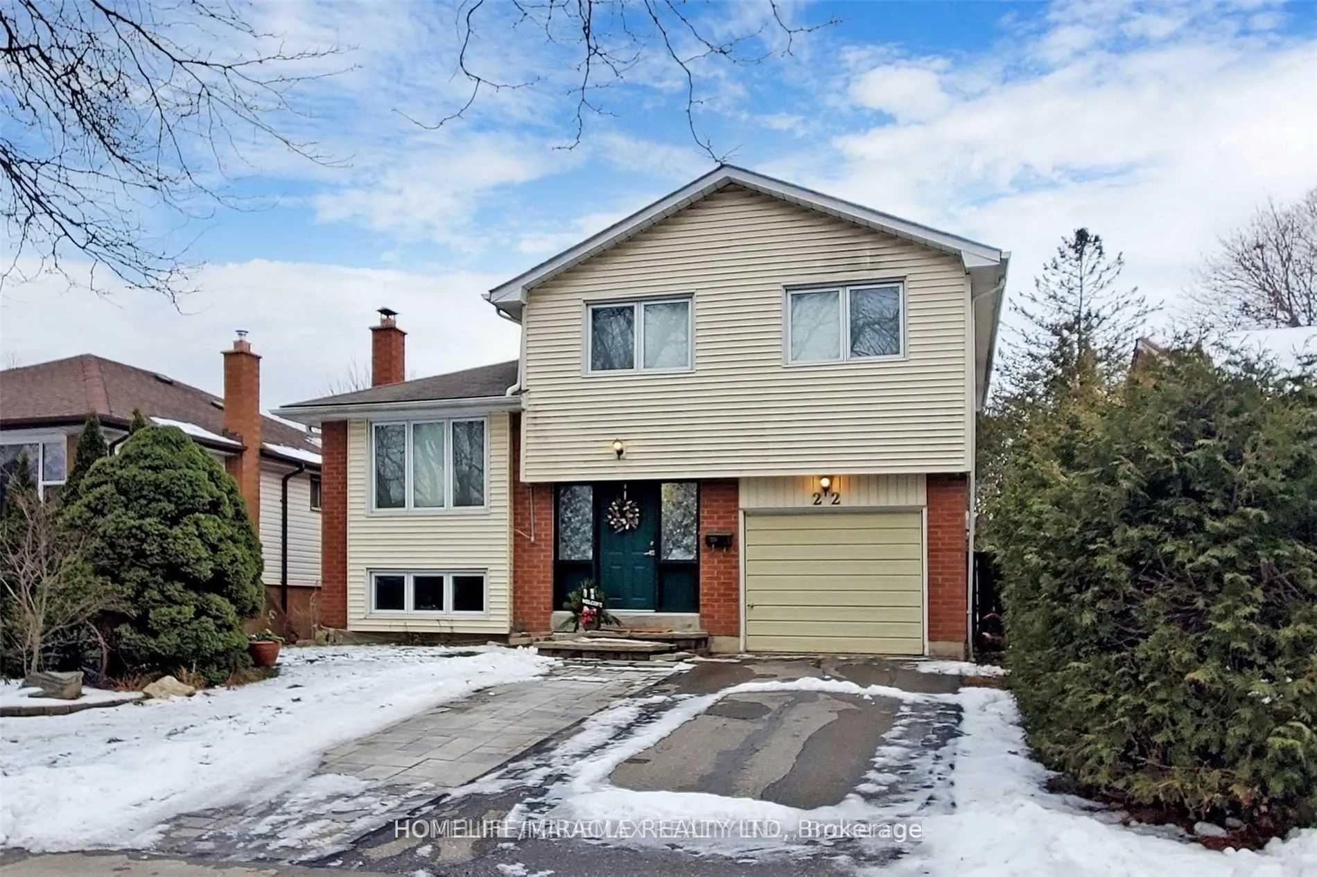 Front of 22 Renfield Crescent