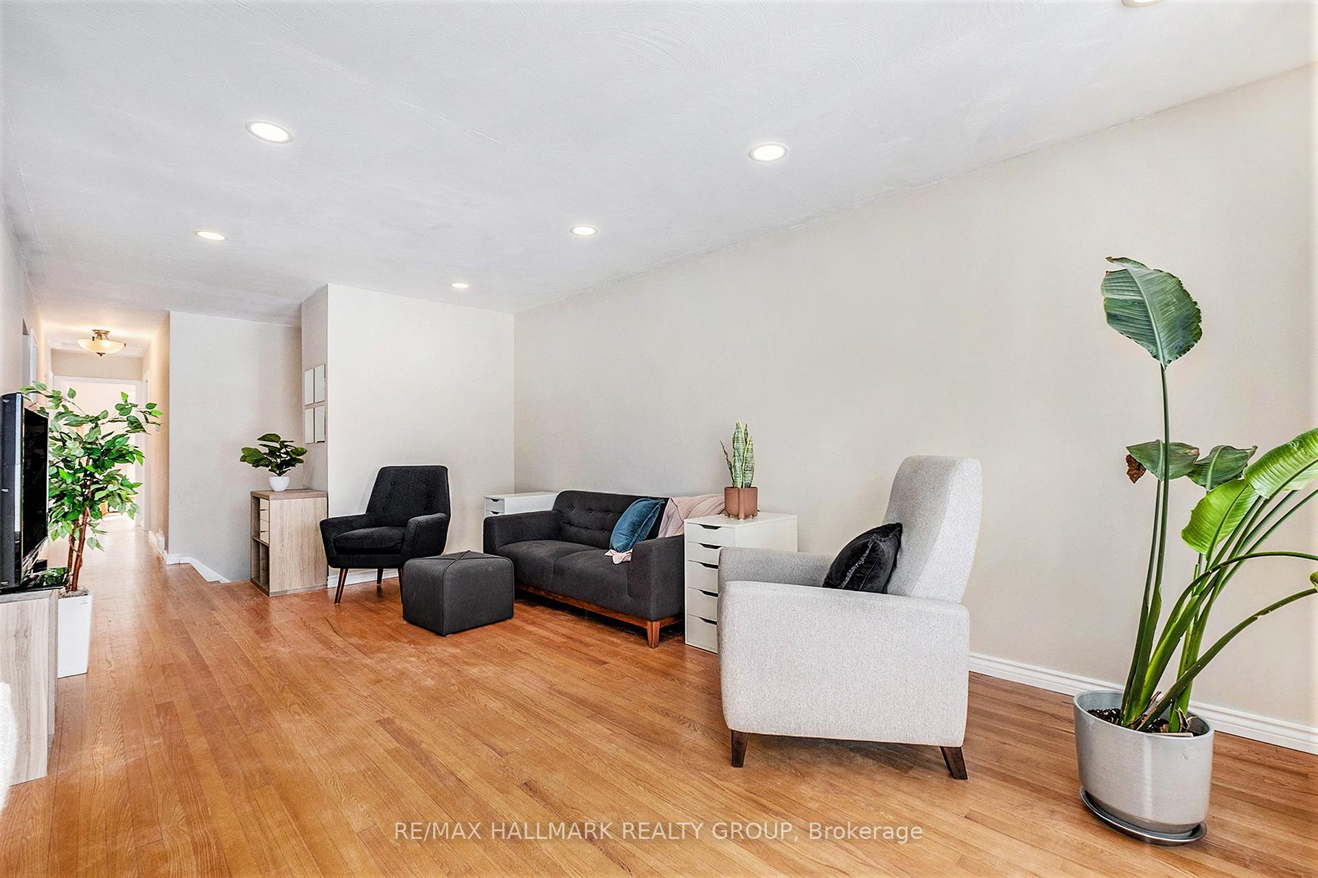 Photo 6 of 114 Fieldrow Street, Ottawa, Meadowlands/Crestview — HOMEH