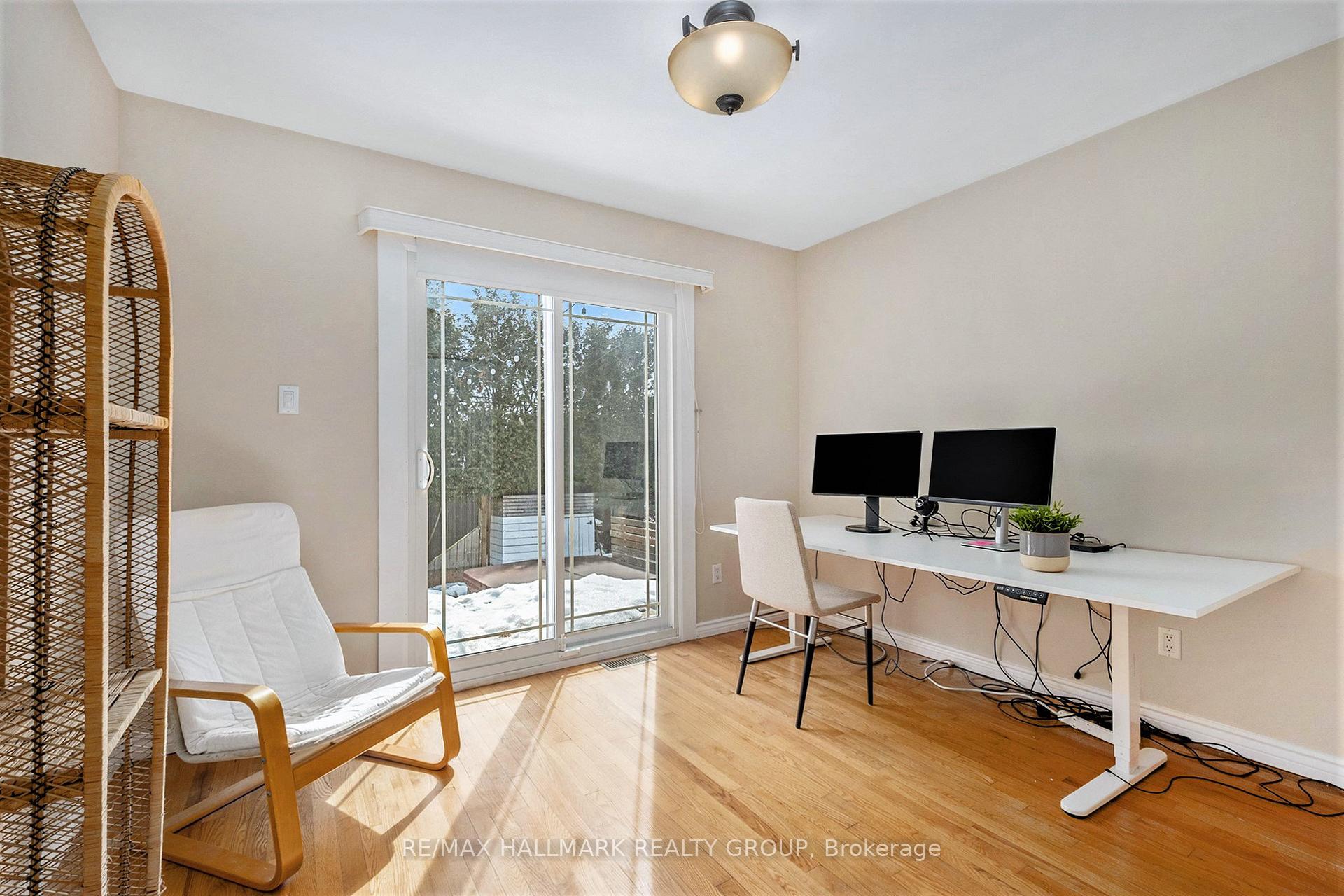 Photo 11 of 114 Fieldrow Street, Ottawa, Meadowlands/Crestview — HOMEH