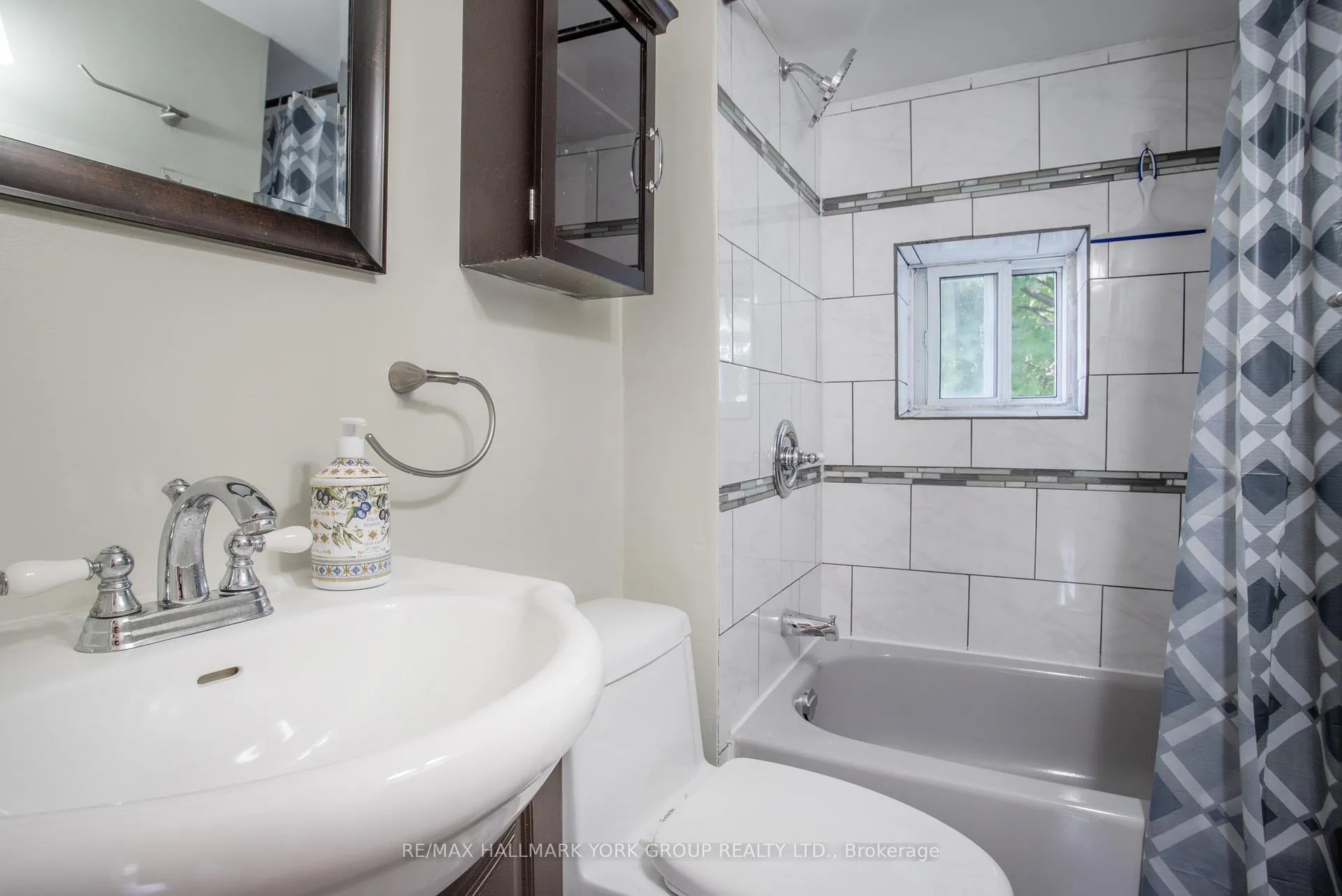 Photo 18 of 112.5 Olive Avenue, Oshawa, Central — HOMEH