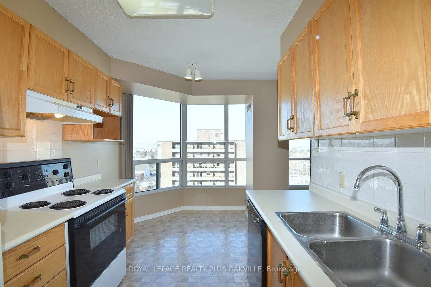 Photo 18 of Unit 1105, 100 Millside Drive, Milton, Old Milton — HOMEH