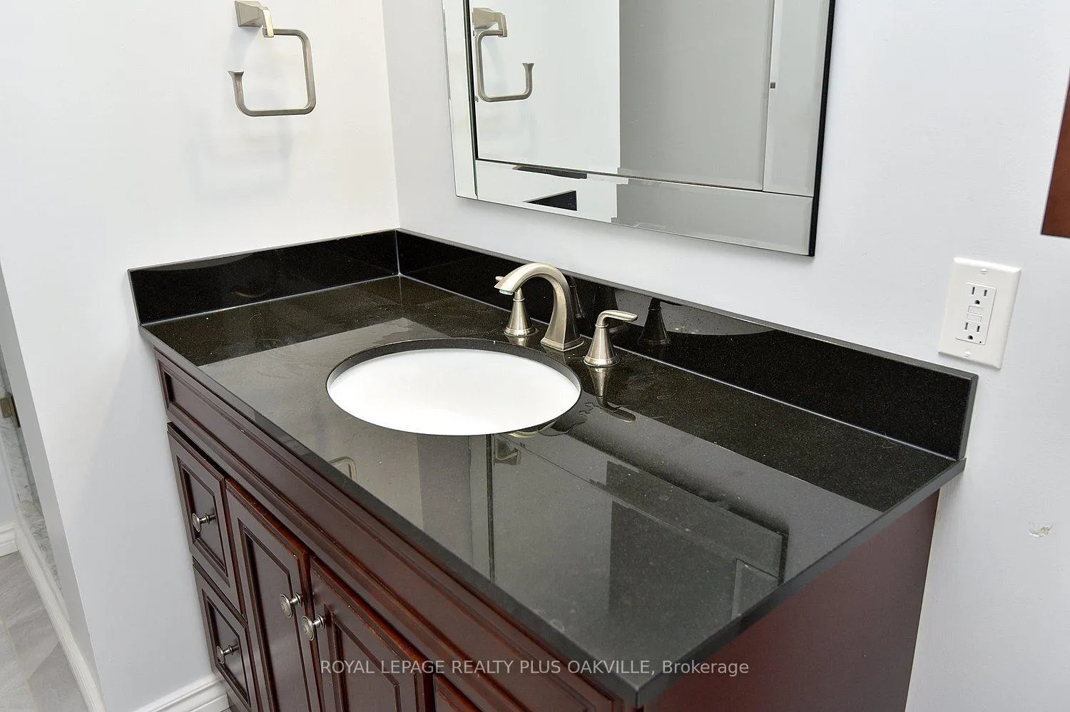 Photo 32 of Unit 1105, 100 Millside Drive, Milton, Old Milton — HOMEH