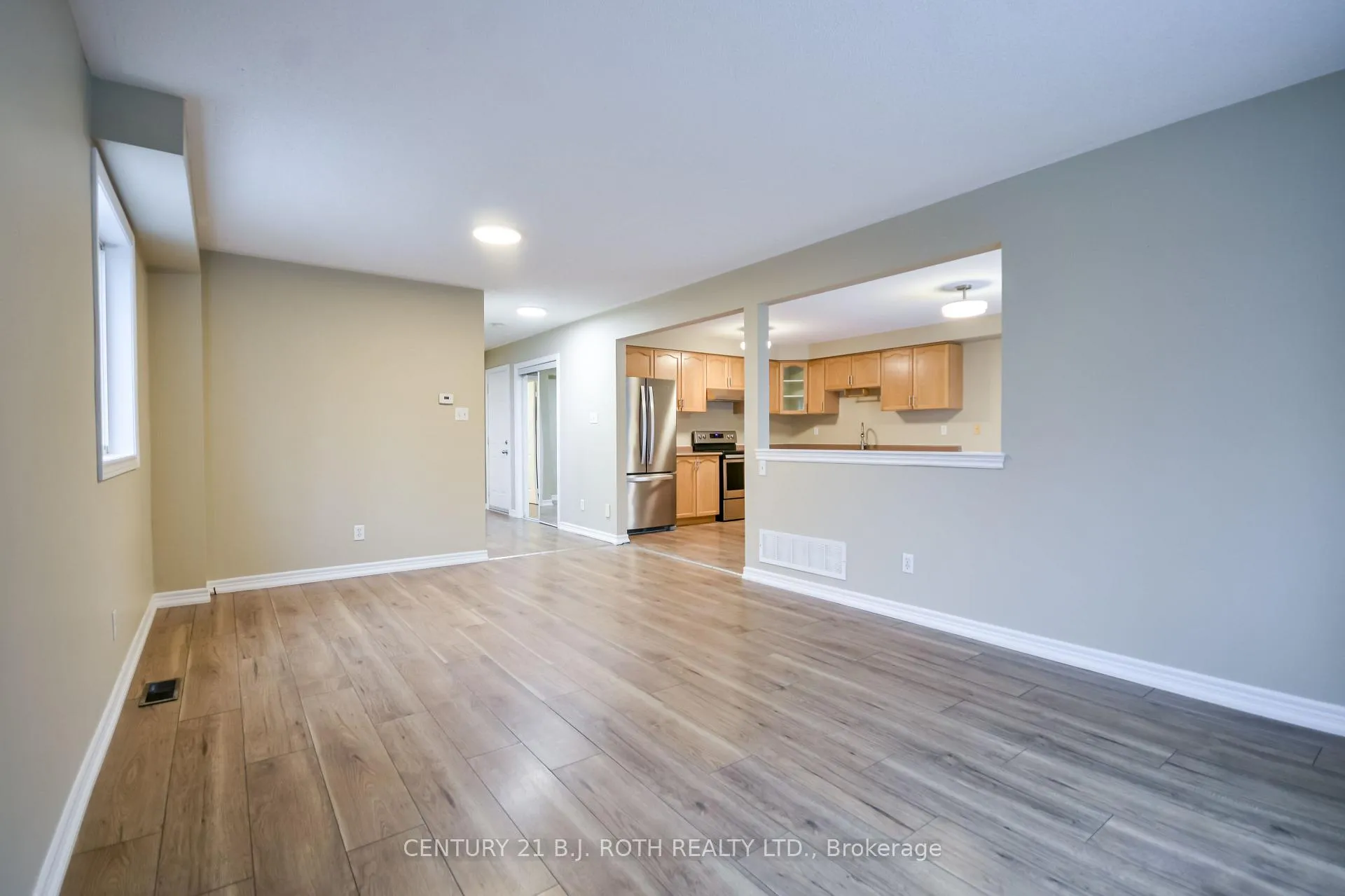 Photo 7 of 194 Sundew Drive, Barrie, Holly — HOMEH