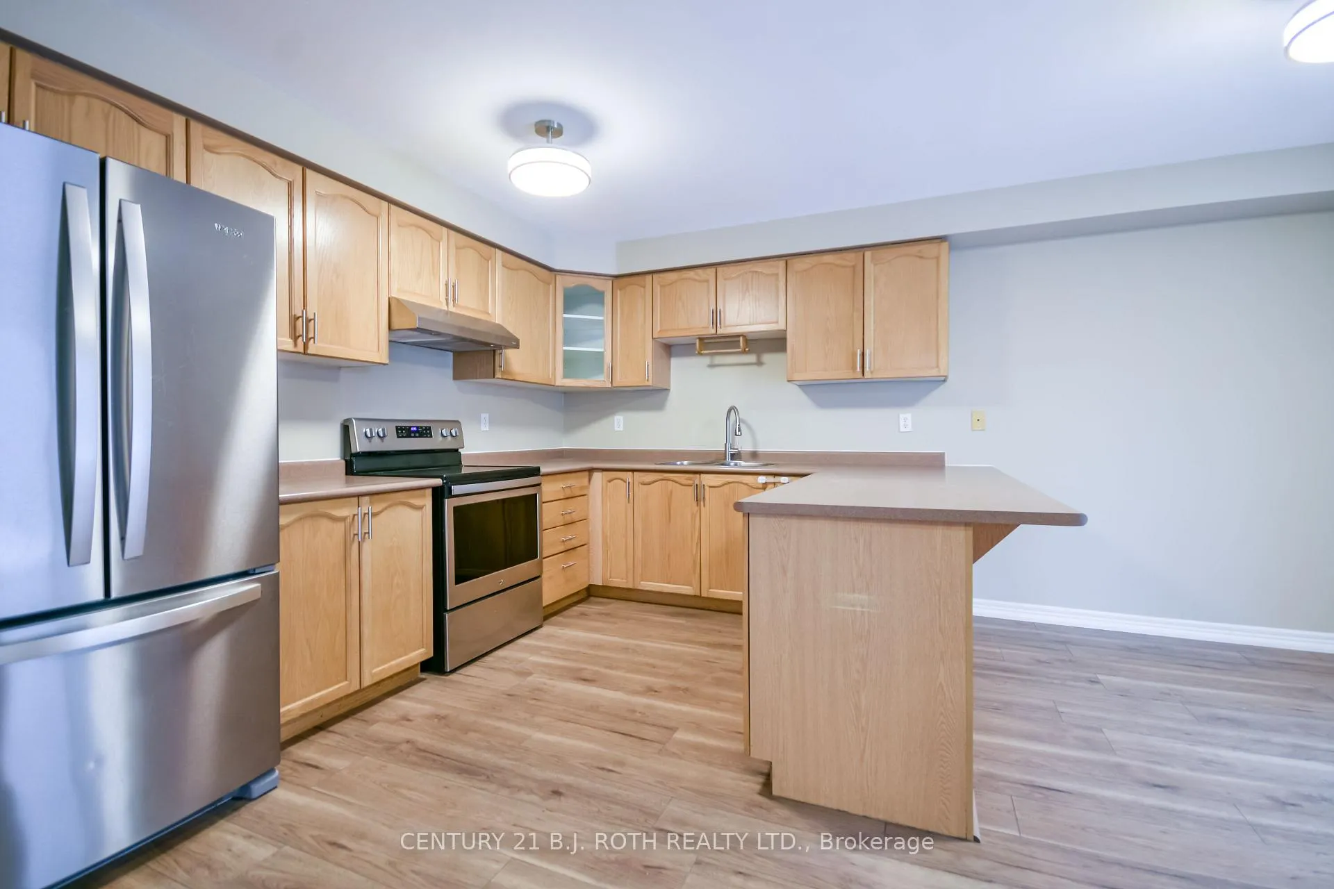 Photo 10 of 194 Sundew Drive, Barrie, Holly — HOMEH