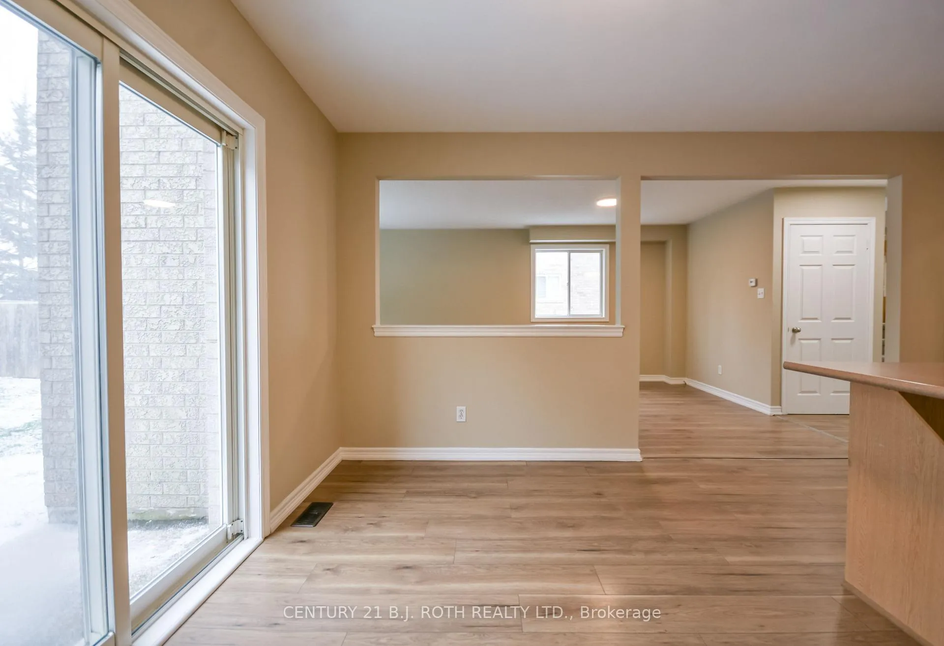 Photo 12 of 194 Sundew Drive, Barrie, Holly — HOMEH