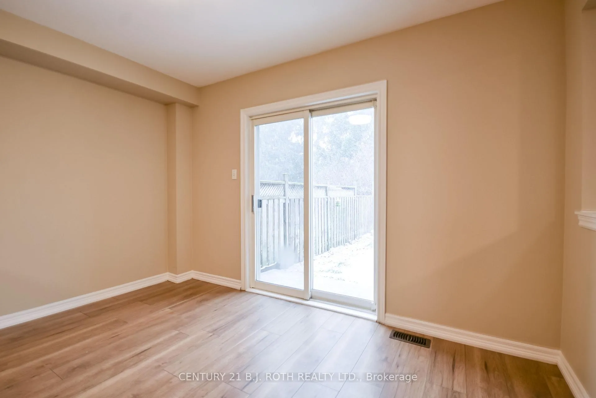 Photo 14 of 194 Sundew Drive, Barrie, Holly — HOMEH