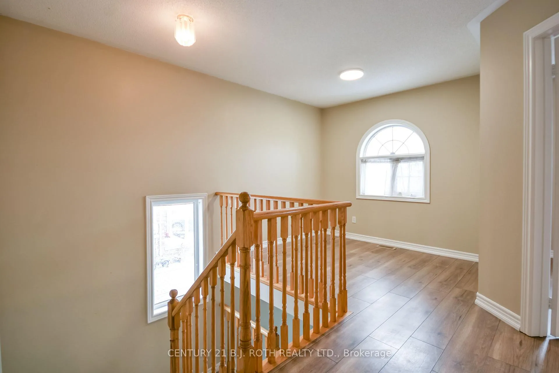 Photo 17 of 194 Sundew Drive, Barrie, Holly — HOMEH