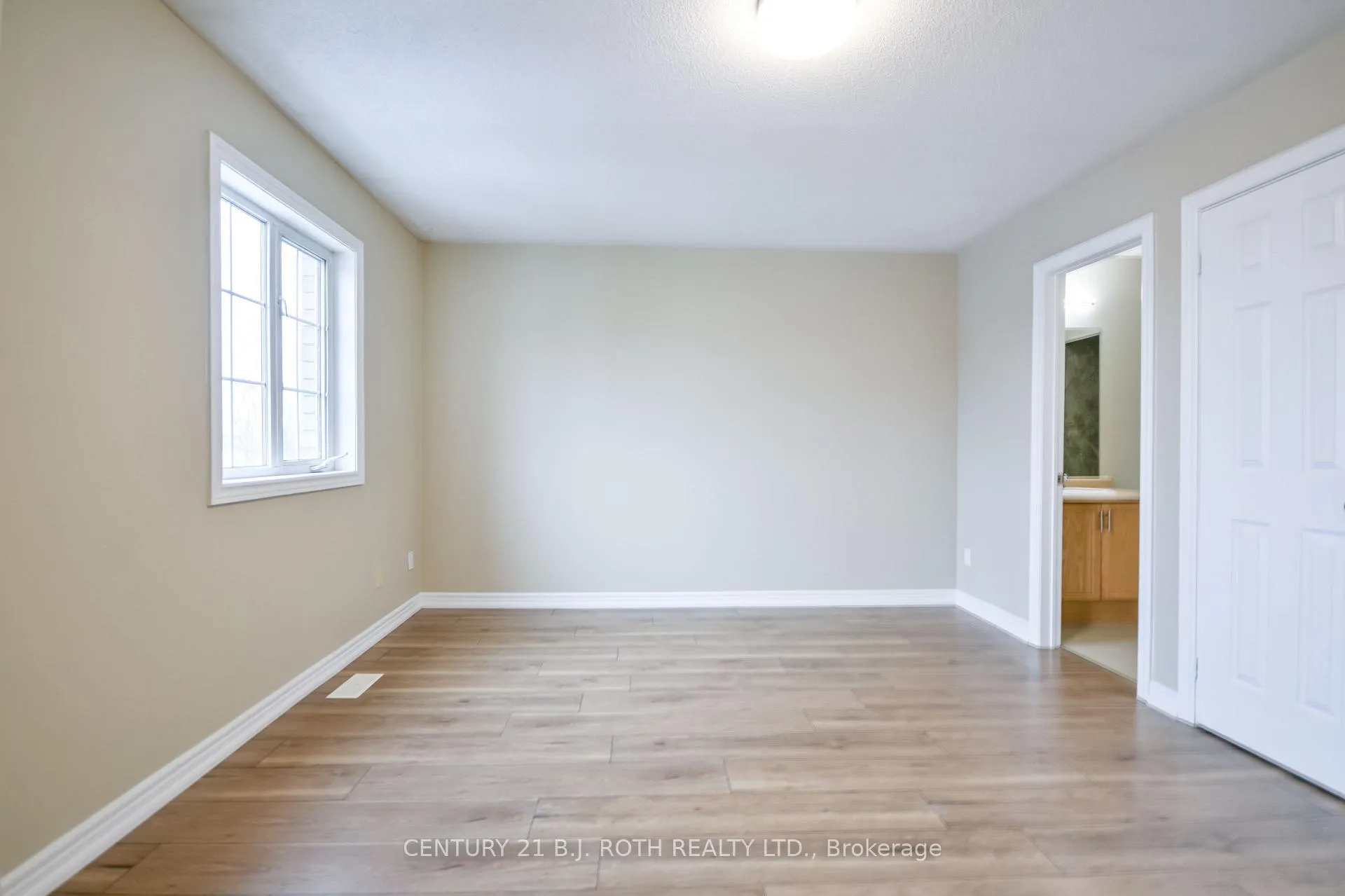 Photo 20 of 194 Sundew Drive, Barrie, Holly — HOMEH