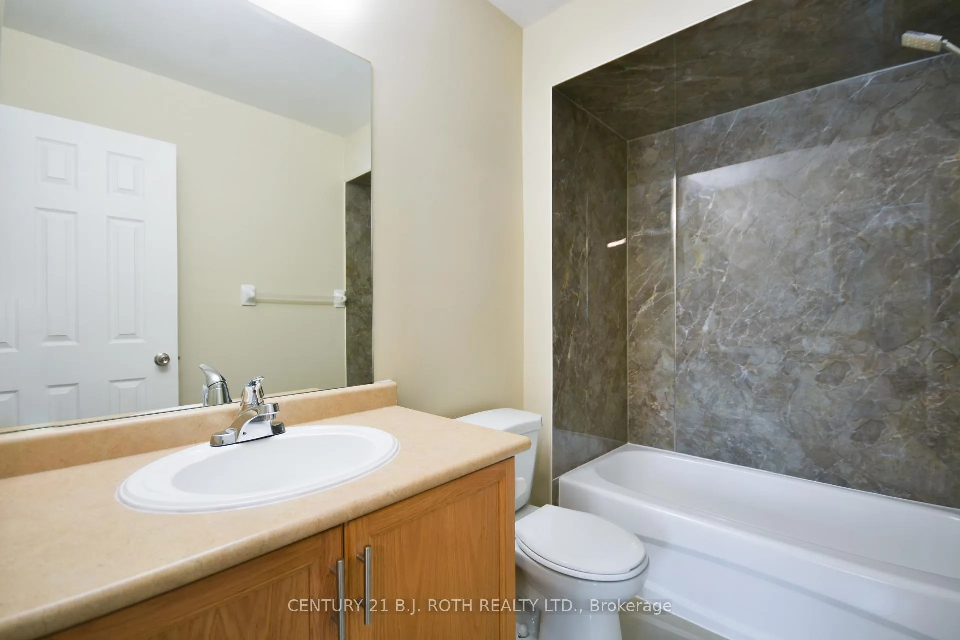 Photo 23 of 194 Sundew Drive, Barrie, Holly — HOMEH