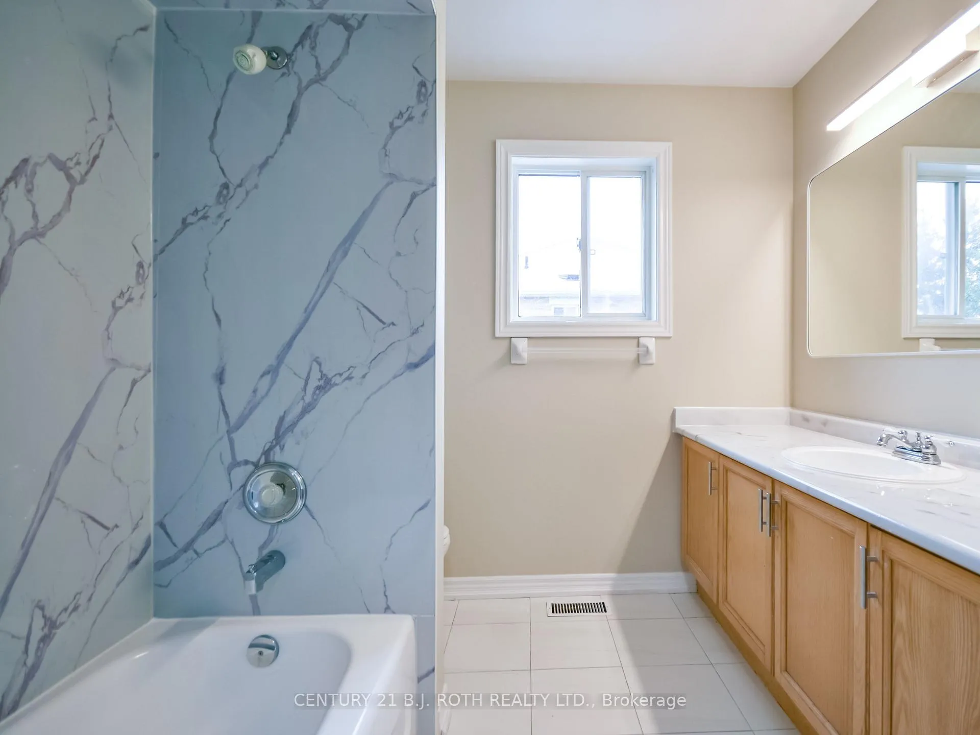 Photo 30 of 194 Sundew Drive, Barrie, Holly — HOMEH