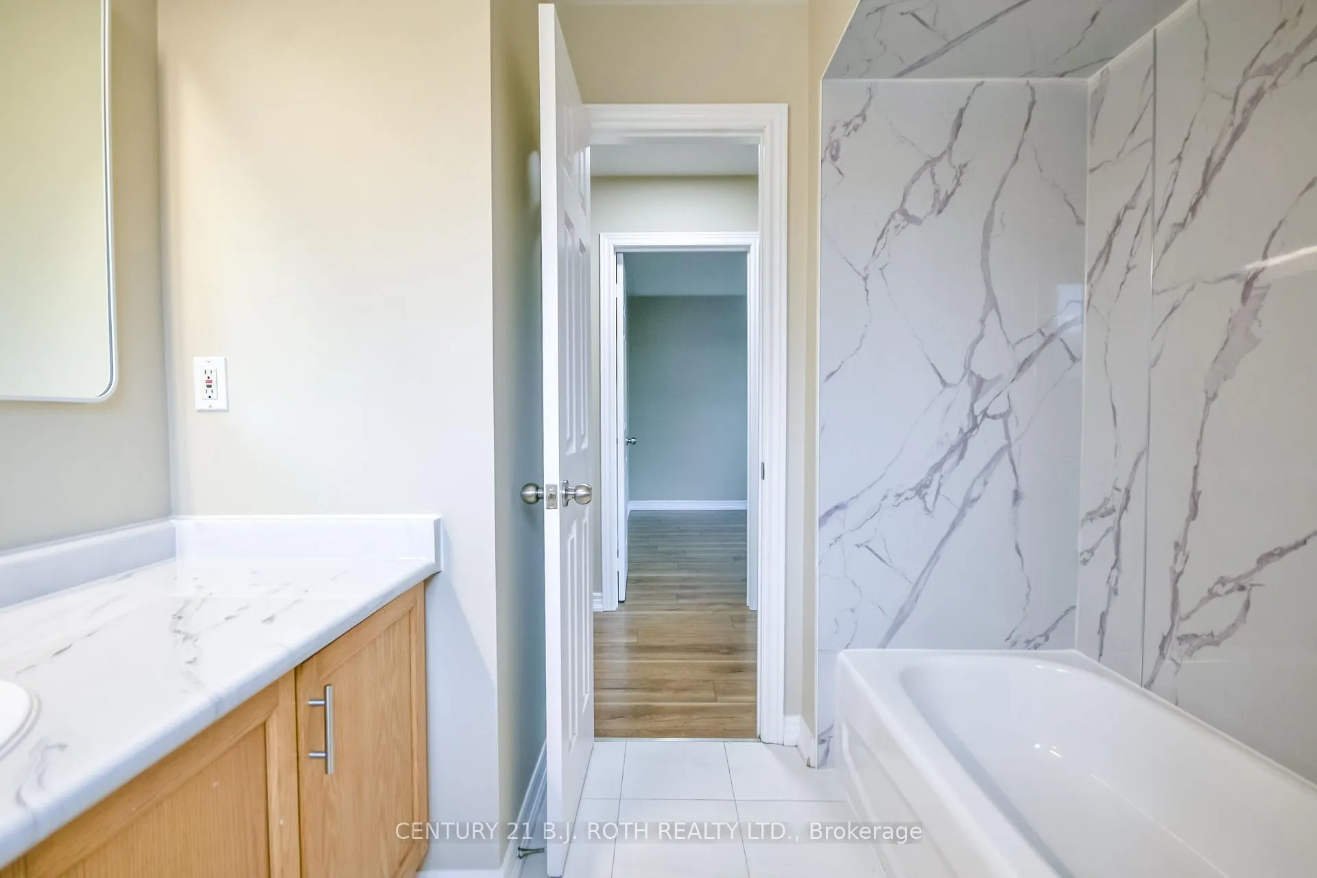 Photo 31 of 194 Sundew Drive, Barrie, Holly — HOMEH