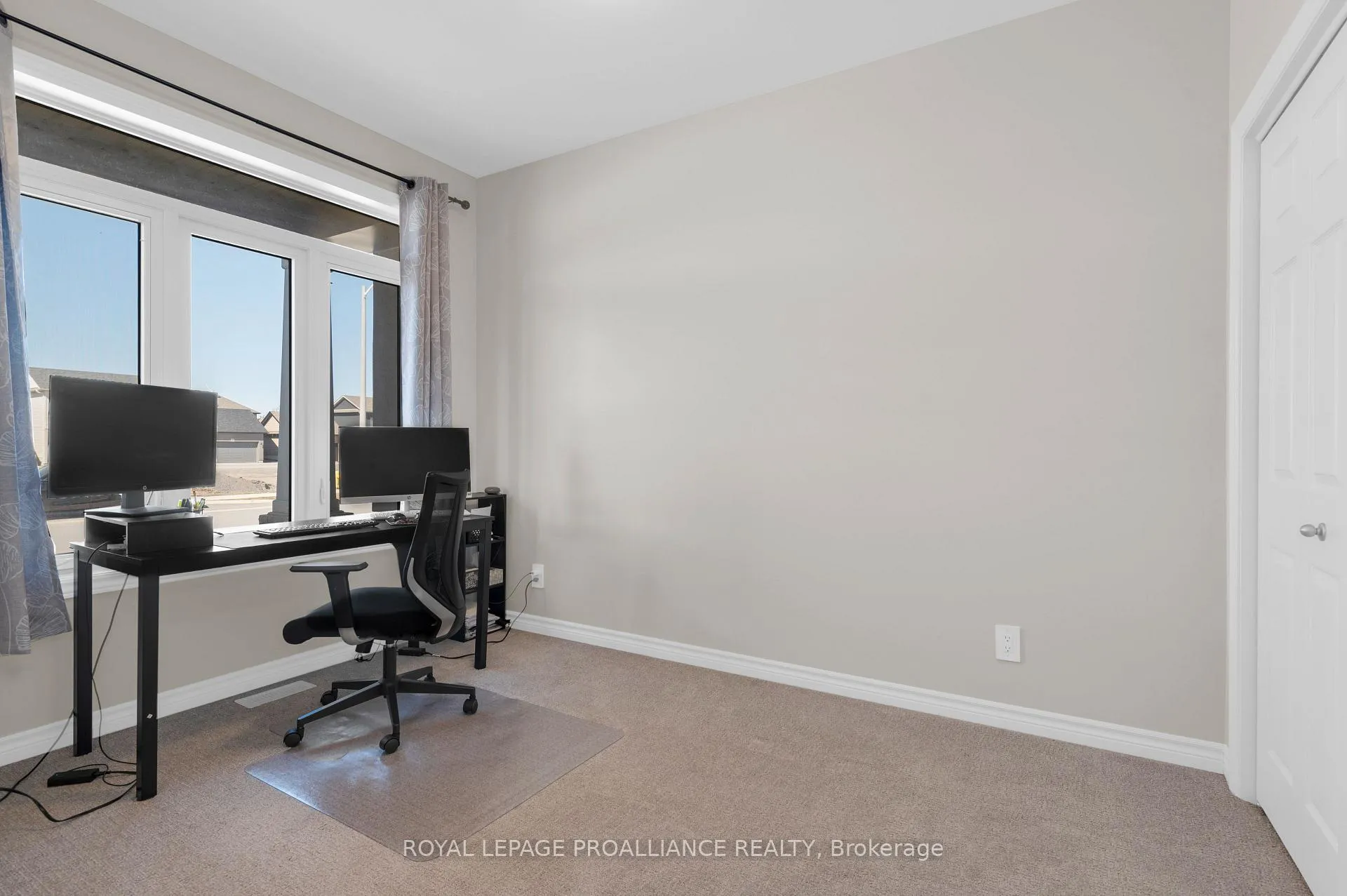 Photo 7 of 84 Athabaska Drive, Belleville, Thurlow Ward — HOMEH