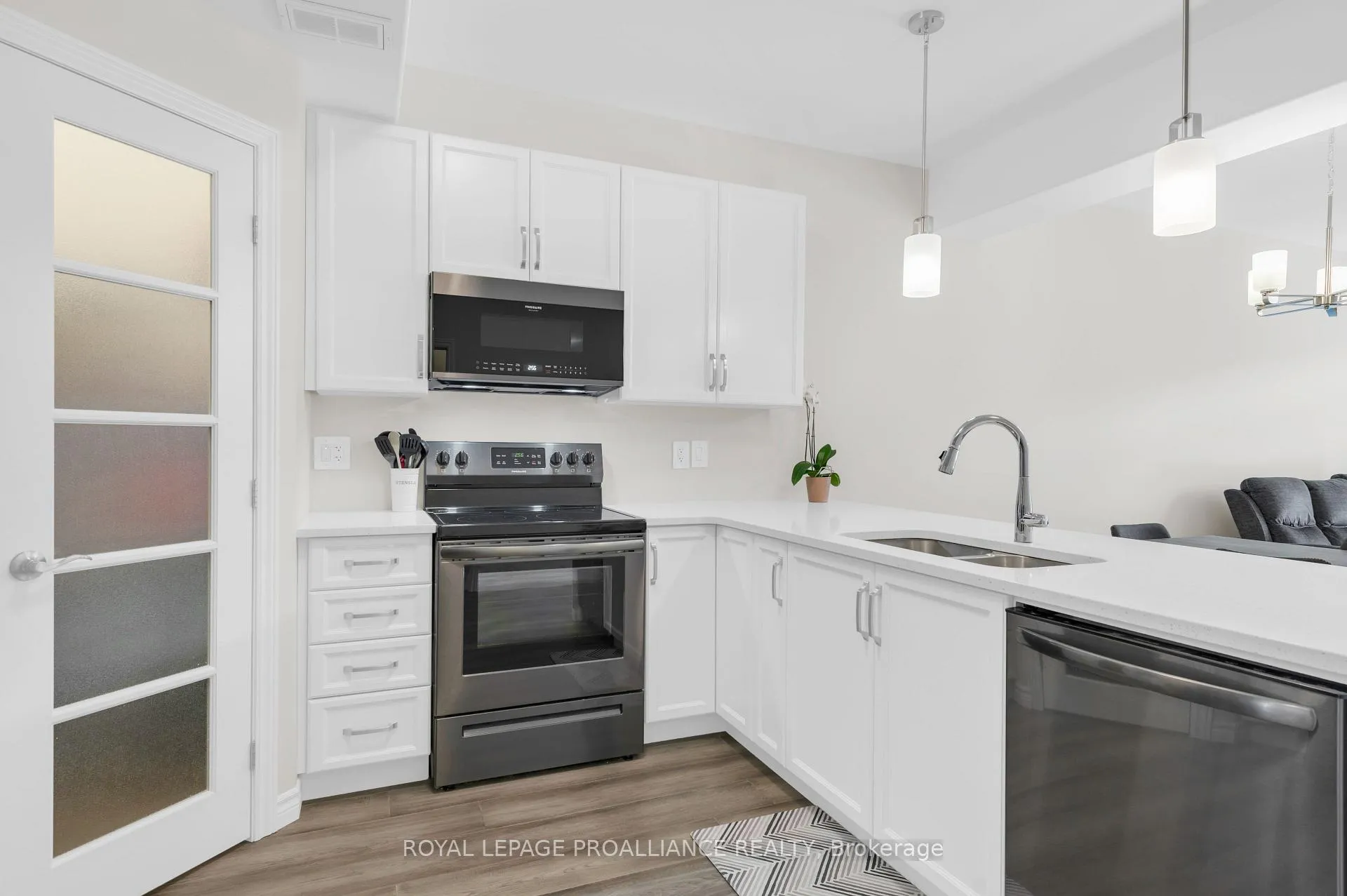 Photo 11 of 84 Athabaska Drive, Belleville, Thurlow Ward — HOMEH