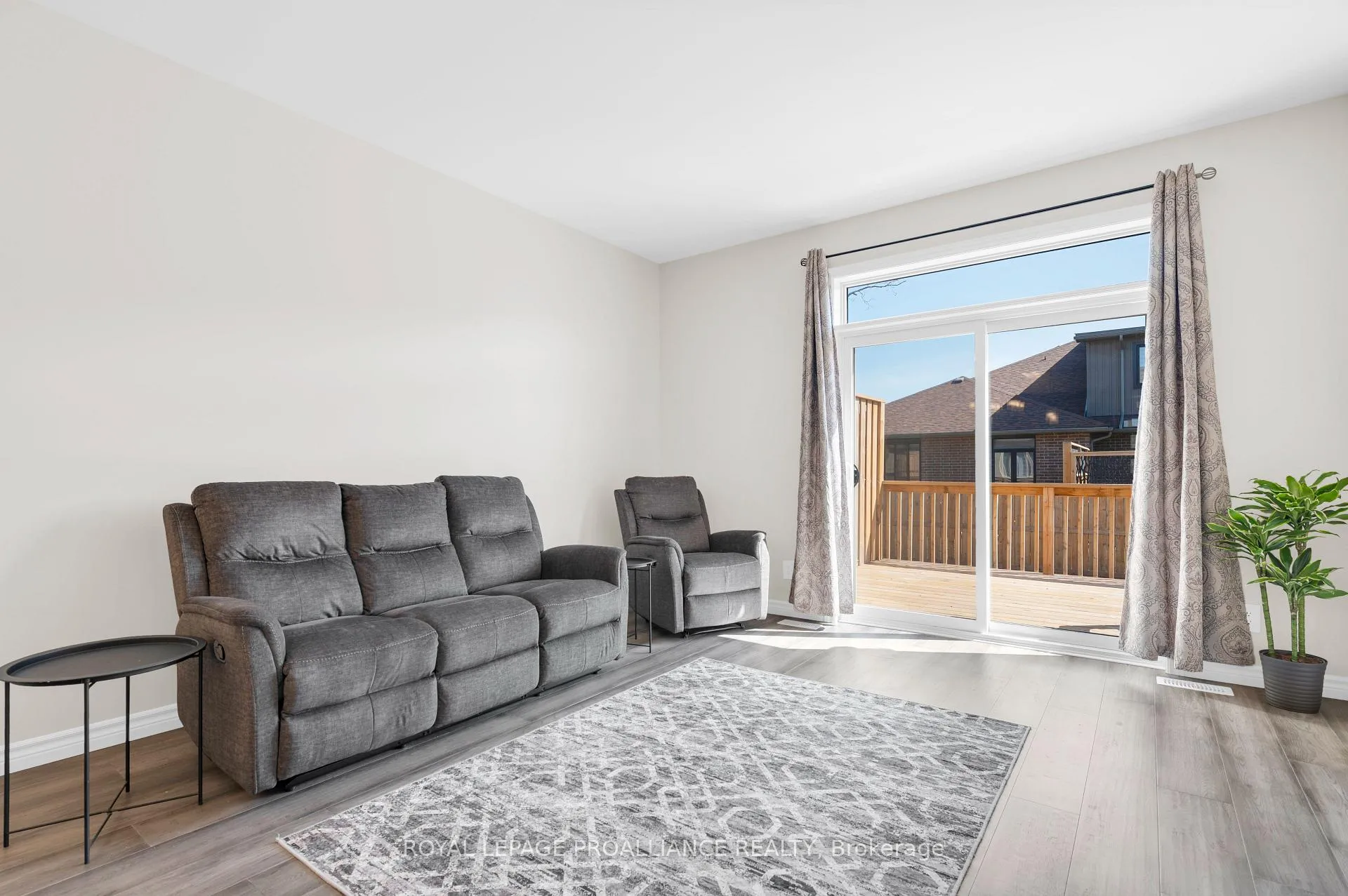 Photo 18 of 84 Athabaska Drive, Belleville, Thurlow Ward — HOMEH