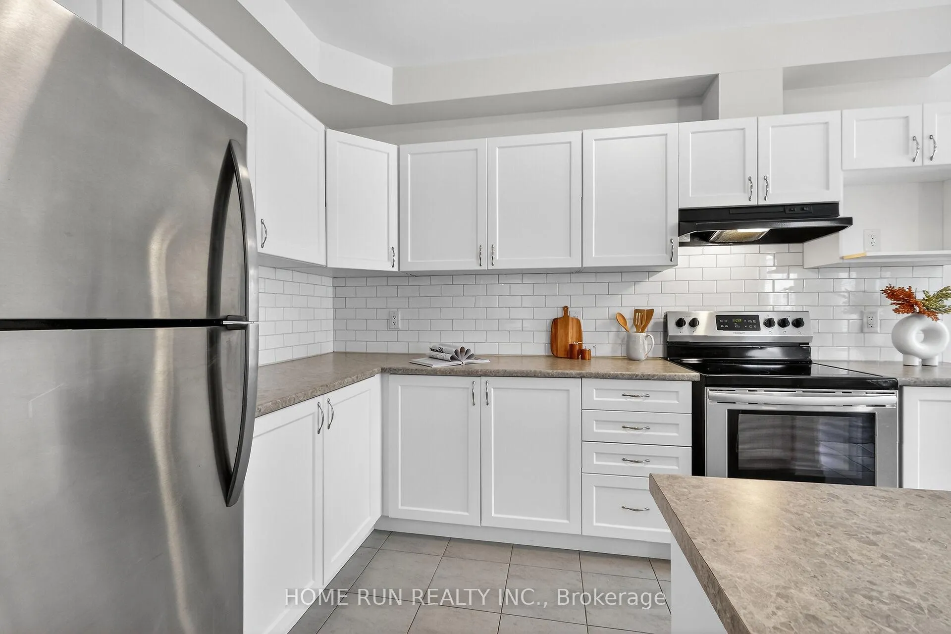 Photo 5 of 735 Megrez Way, Ottawa, Barrhaven - Half Moon Bay — HOMEH