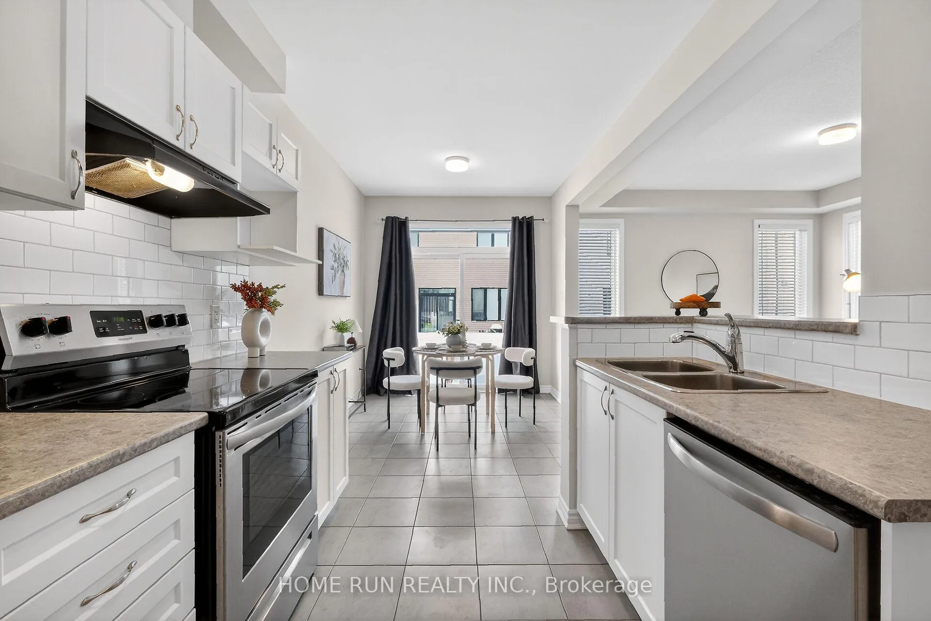 Photo 7 of 735 Megrez Way, Ottawa, Barrhaven - Half Moon Bay — HOMEH