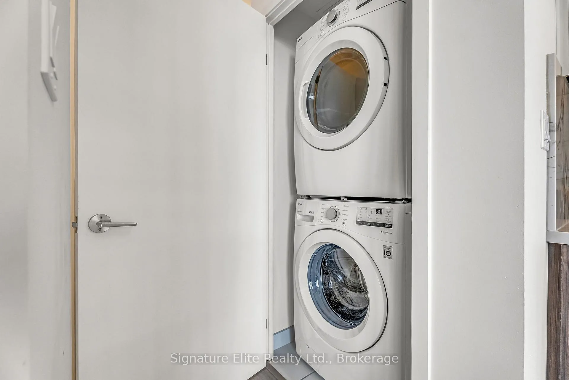 Photo 17 of Unit 1429, 8119 Birchmount Road, Markham, Unionville — HOMEH