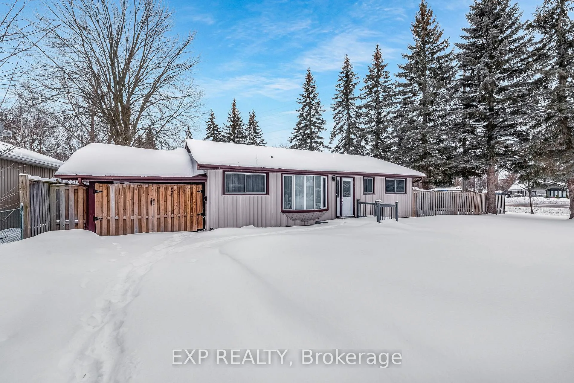 Photo 4 of 183 Spring Road, Georgina, Keswick North — HOMEH