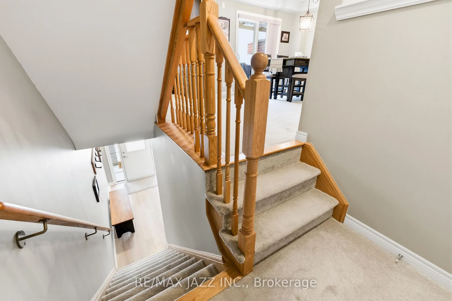 Photo 9 of 31 Great Gabe Crescent, Oshawa, Windfields — HOMEH