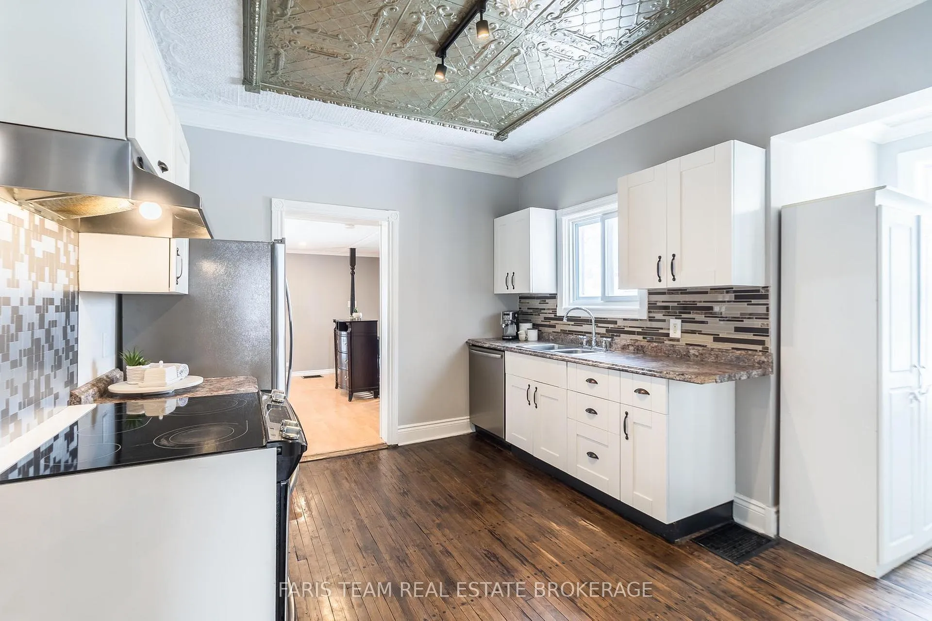 Photo 5 of 452 Hannah Street, Midland — HOMEH
