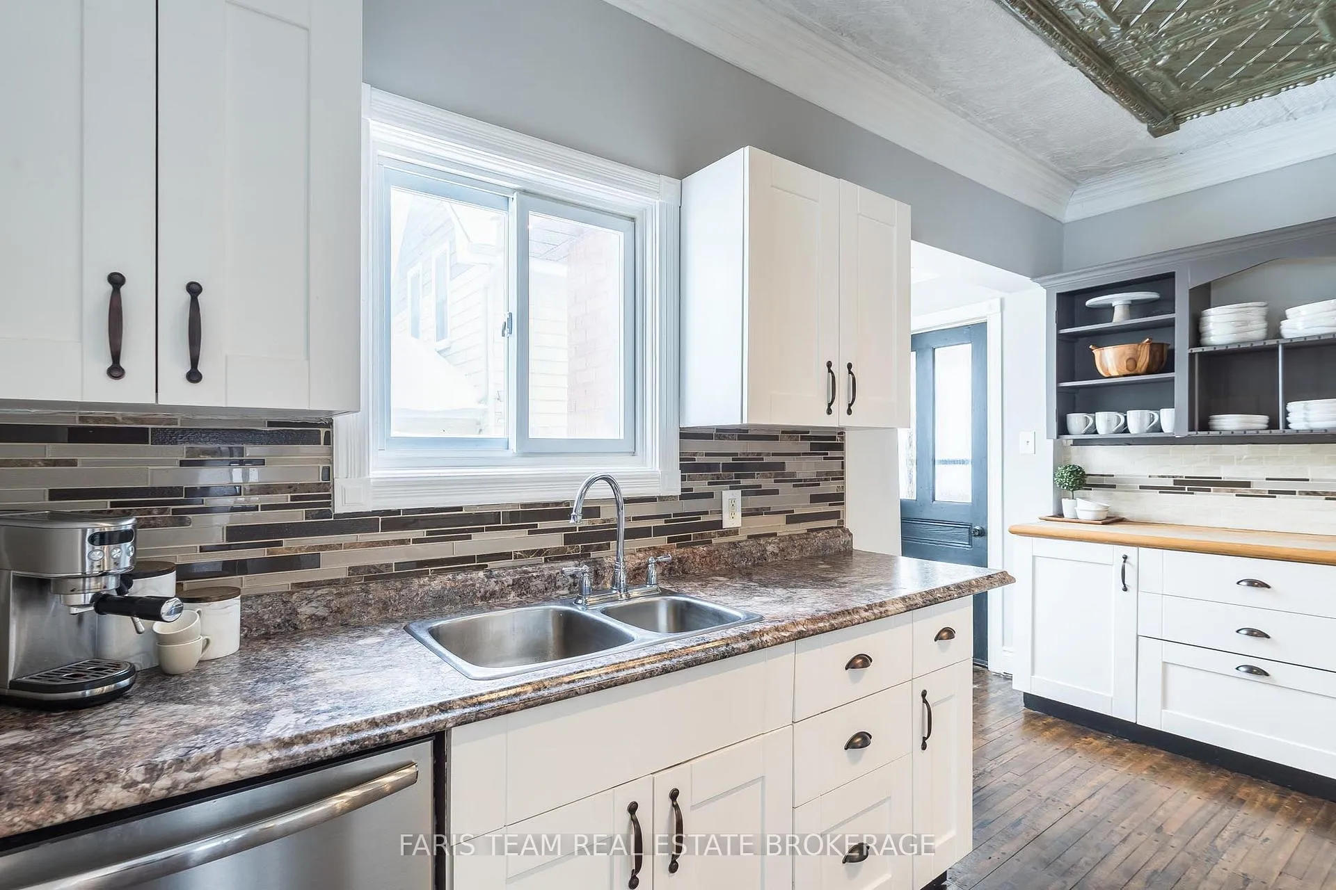 Photo 10 of 452 Hannah Street, Midland — HOMEH