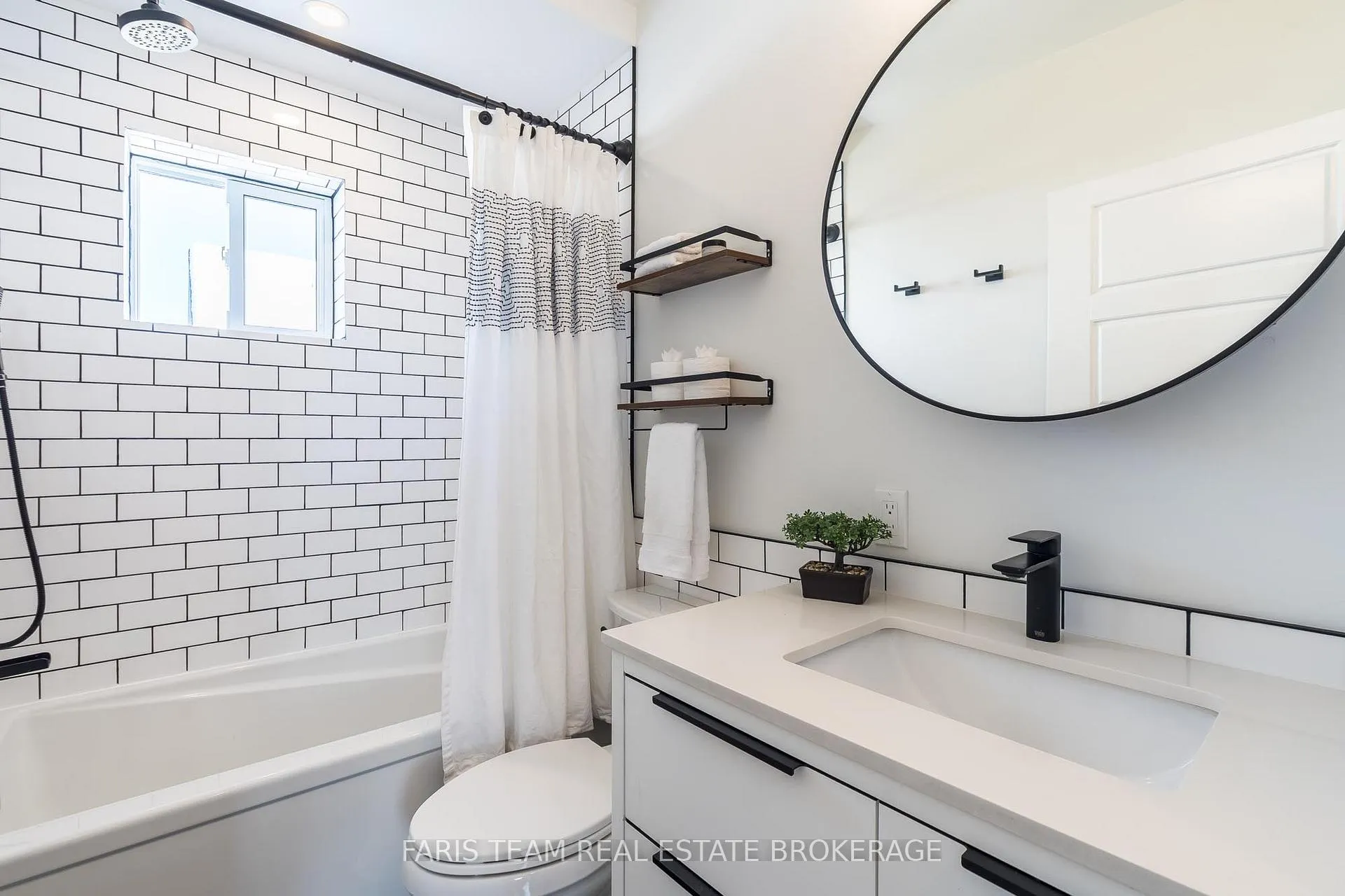 Photo 27 of 452 Hannah Street, Midland — HOMEH