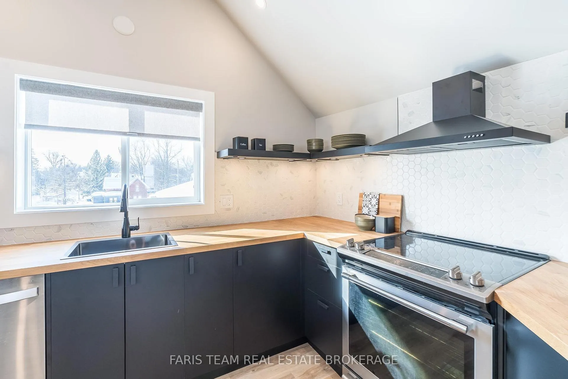 Photo 30 of 452 Hannah Street, Midland — HOMEH
