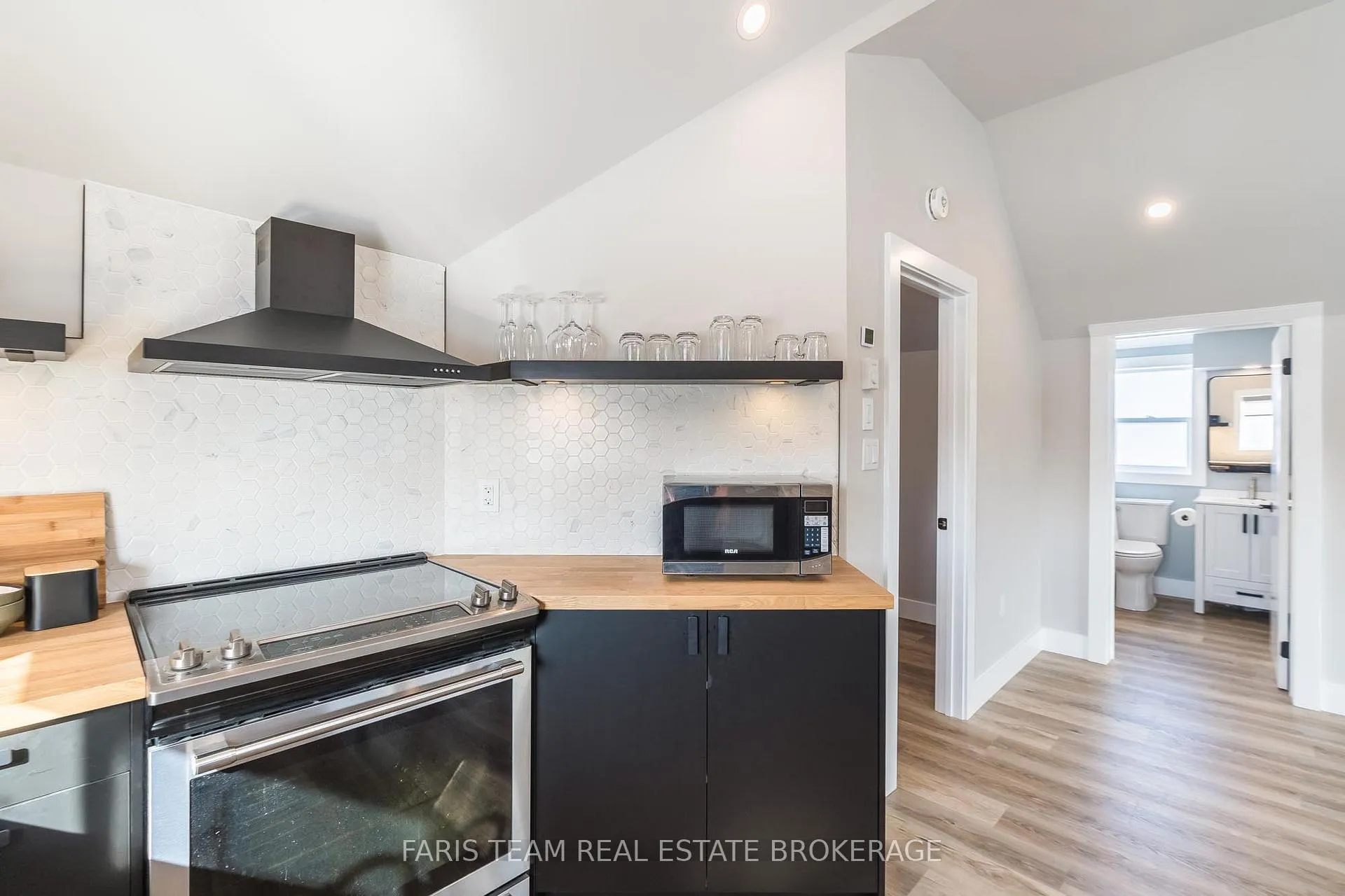Photo 31 of 452 Hannah Street, Midland — HOMEH