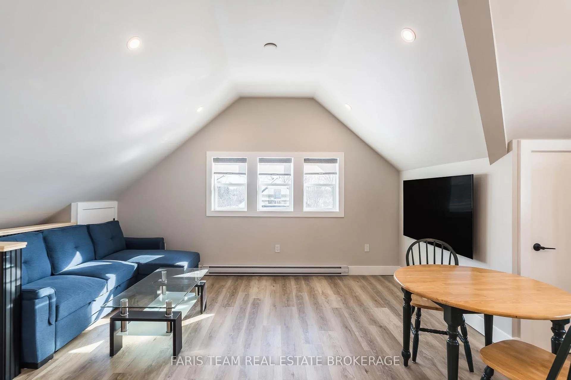 Photo 33 of 452 Hannah Street, Midland — HOMEH