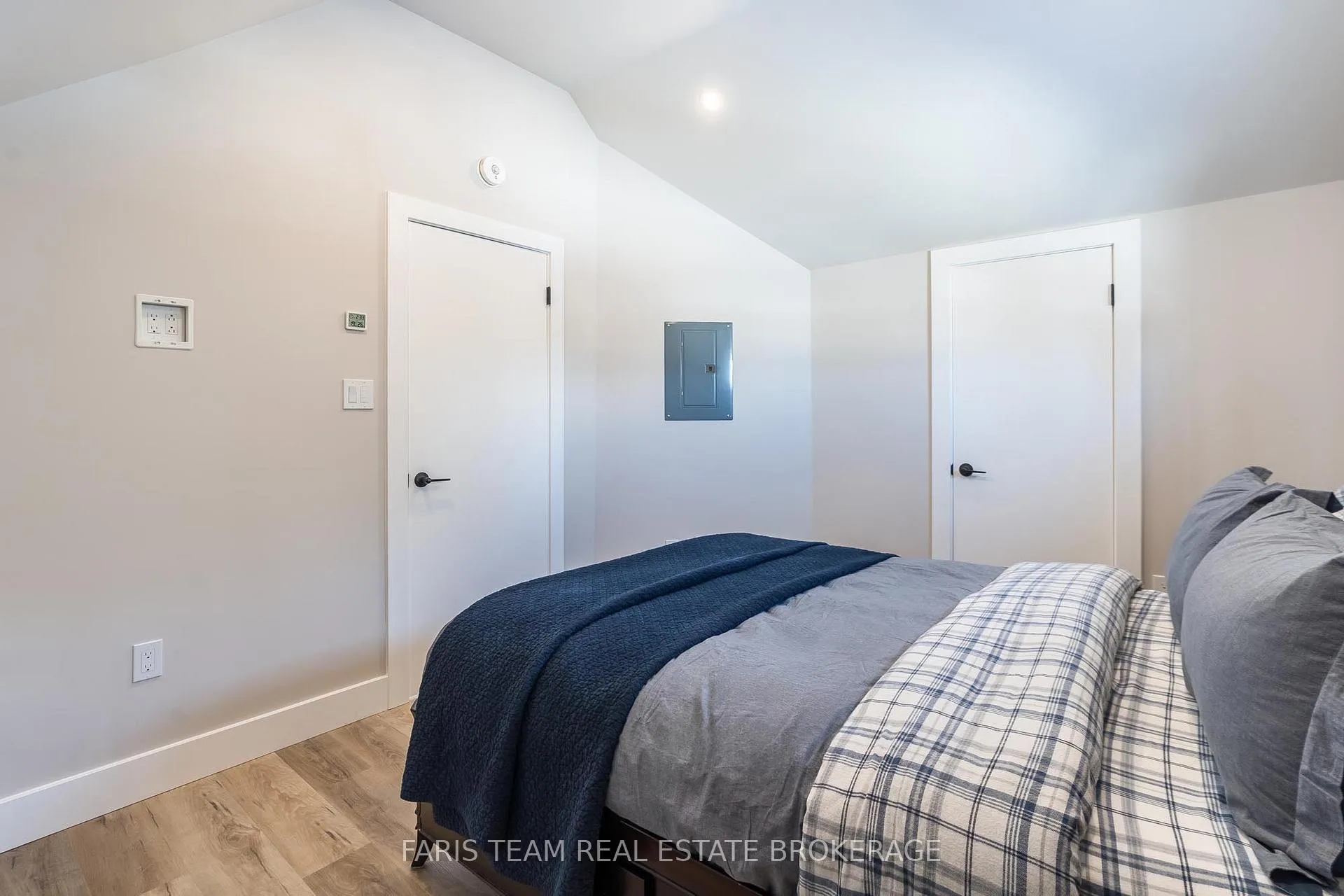 Photo 36 of 452 Hannah Street, Midland — HOMEH