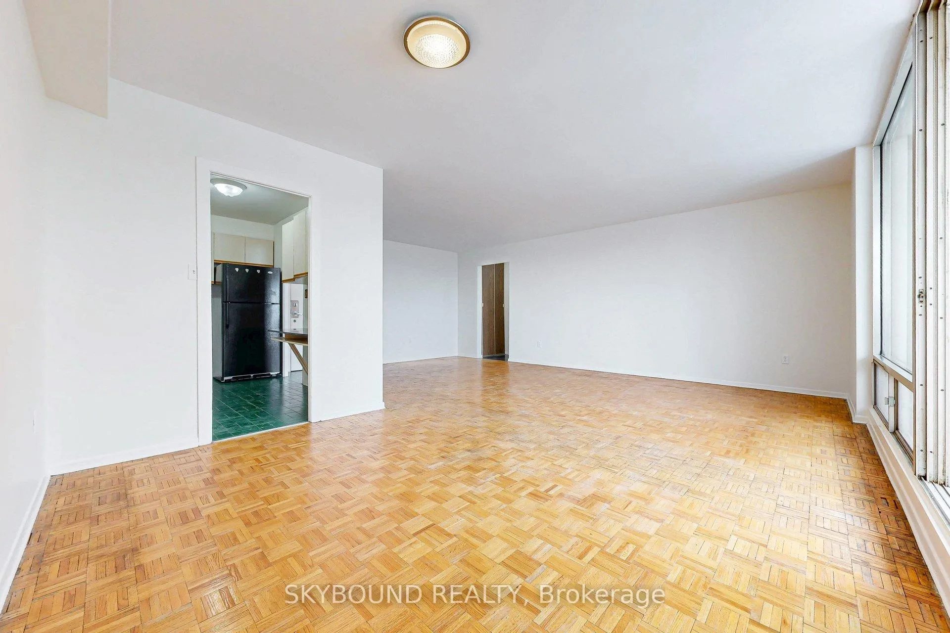 Photo 5 of Unit 2306, 1 Massey Square, Toronto, Crescent Town — HOMEH