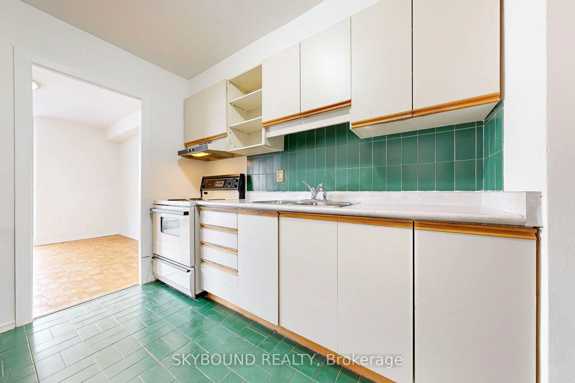 Photo 10 of Unit 2306, 1 Massey Square, Toronto, Crescent Town — HOMEH