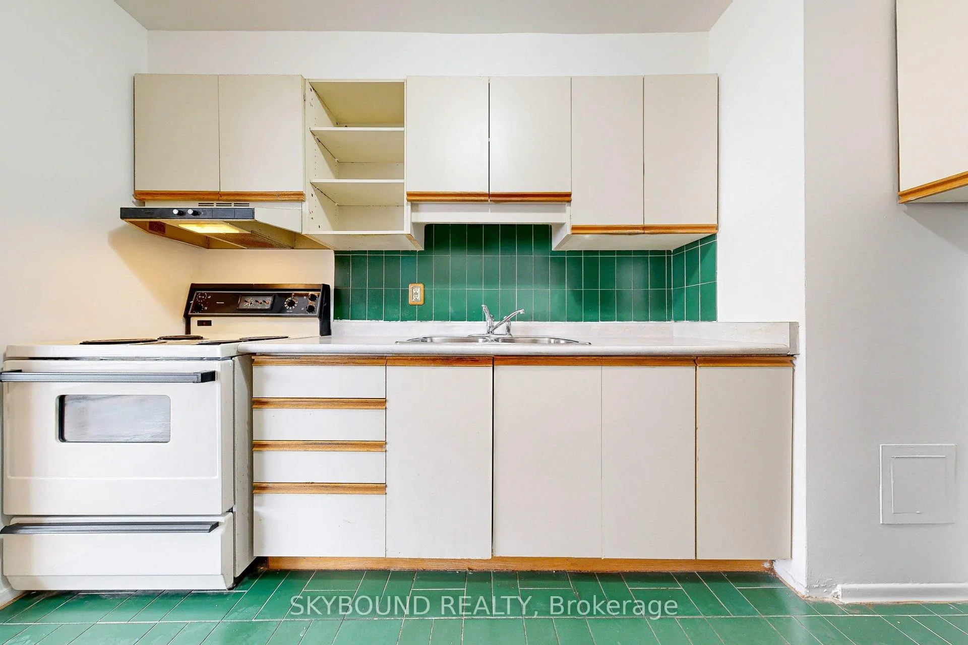 Photo 12 of Unit 2306, 1 Massey Square, Toronto, Crescent Town — HOMEH