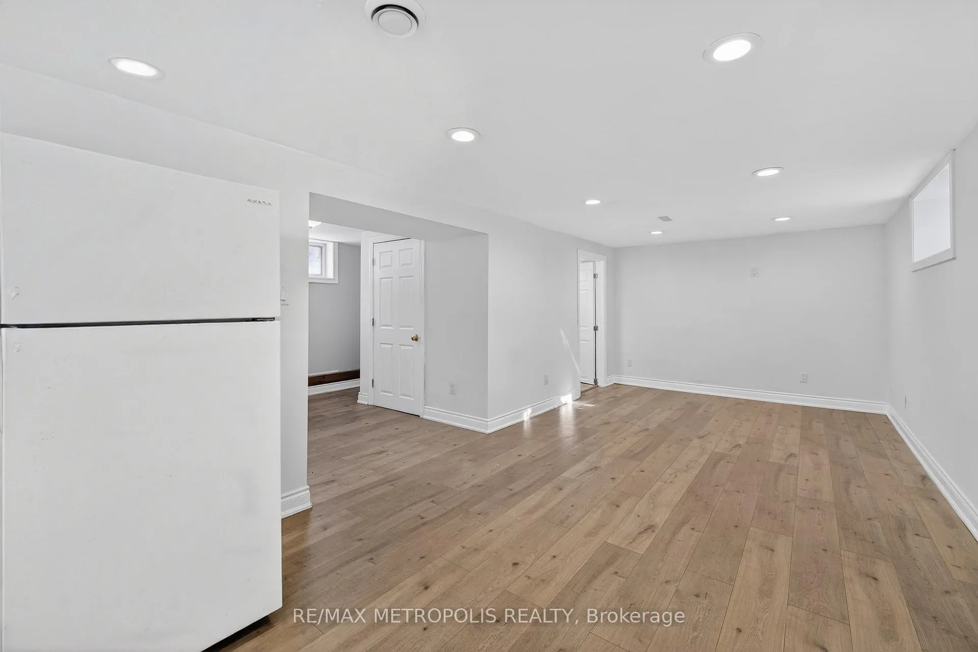 Photo 3 of Unit Bsmt, 266 Napier Street, Barrie, Codrington — HOMEH