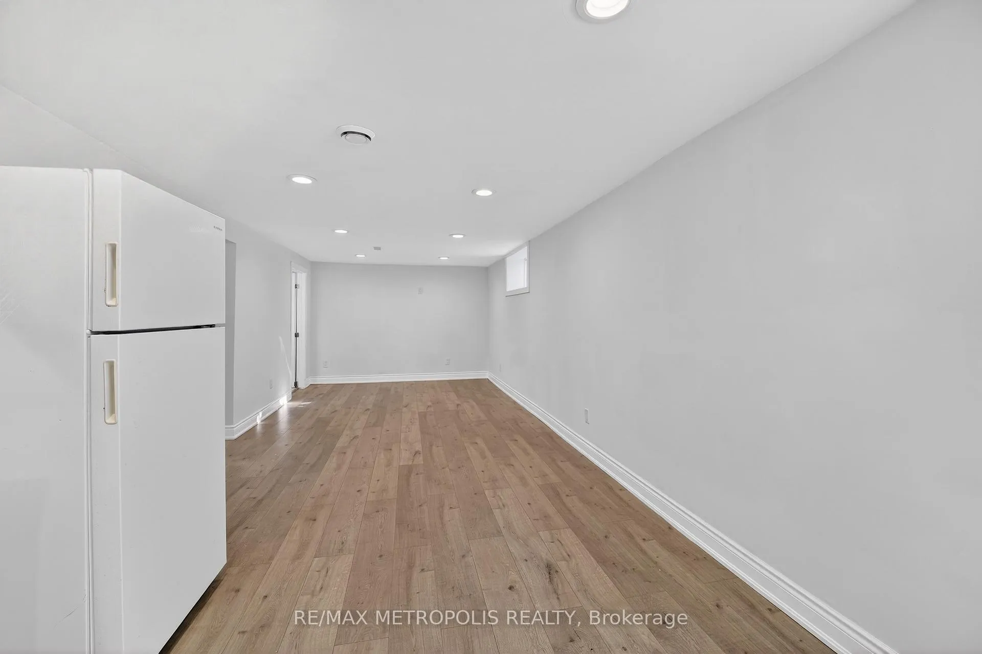 Photo 5 of Unit Bsmt, 266 Napier Street, Barrie, Codrington — HOMEH