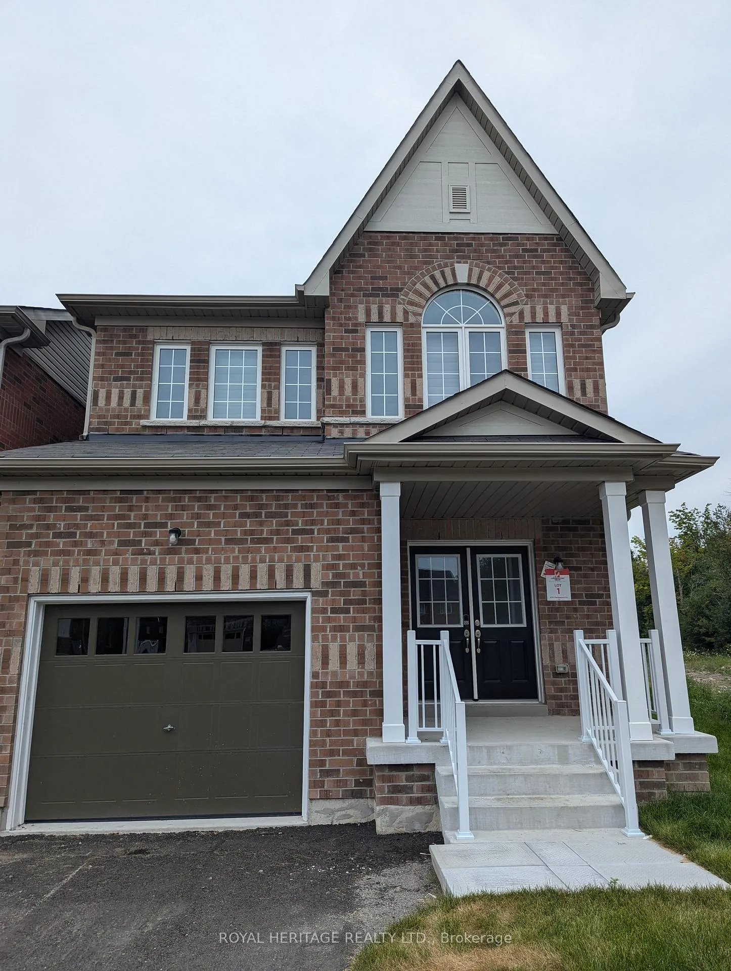 Photo 2 of 676 Fleetwood Drive, Oshawa, Eastdale — HOMEH