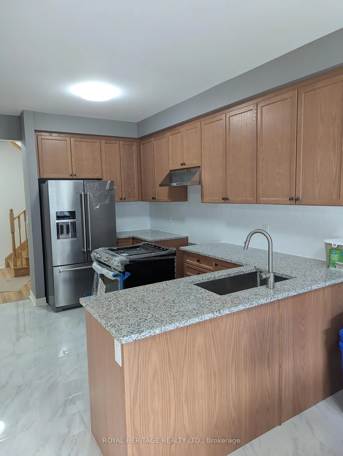 Photo 7 of 676 Fleetwood Drive, Oshawa, Eastdale — HOMEH