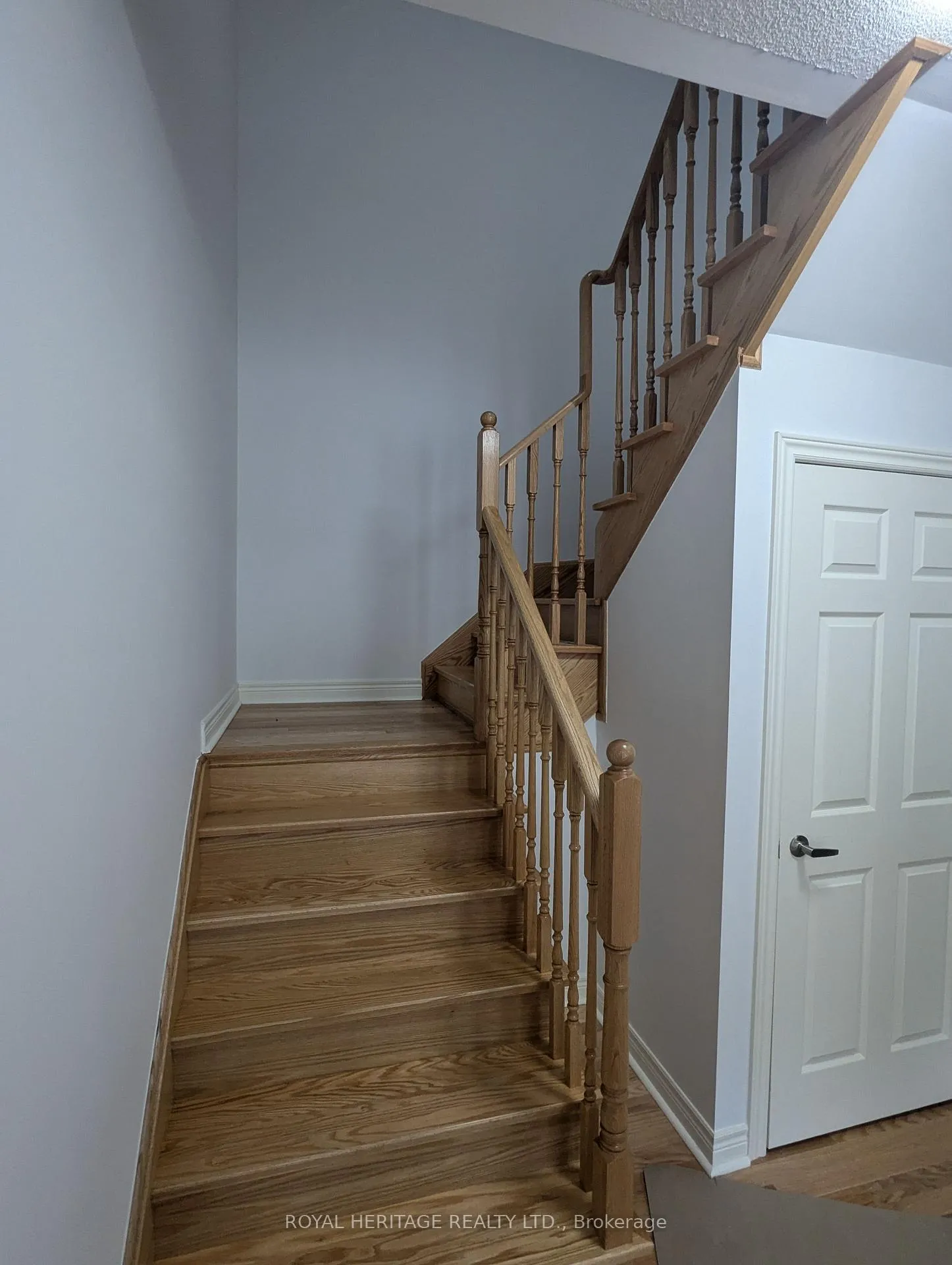 Photo 9 of 676 Fleetwood Drive, Oshawa, Eastdale — HOMEH