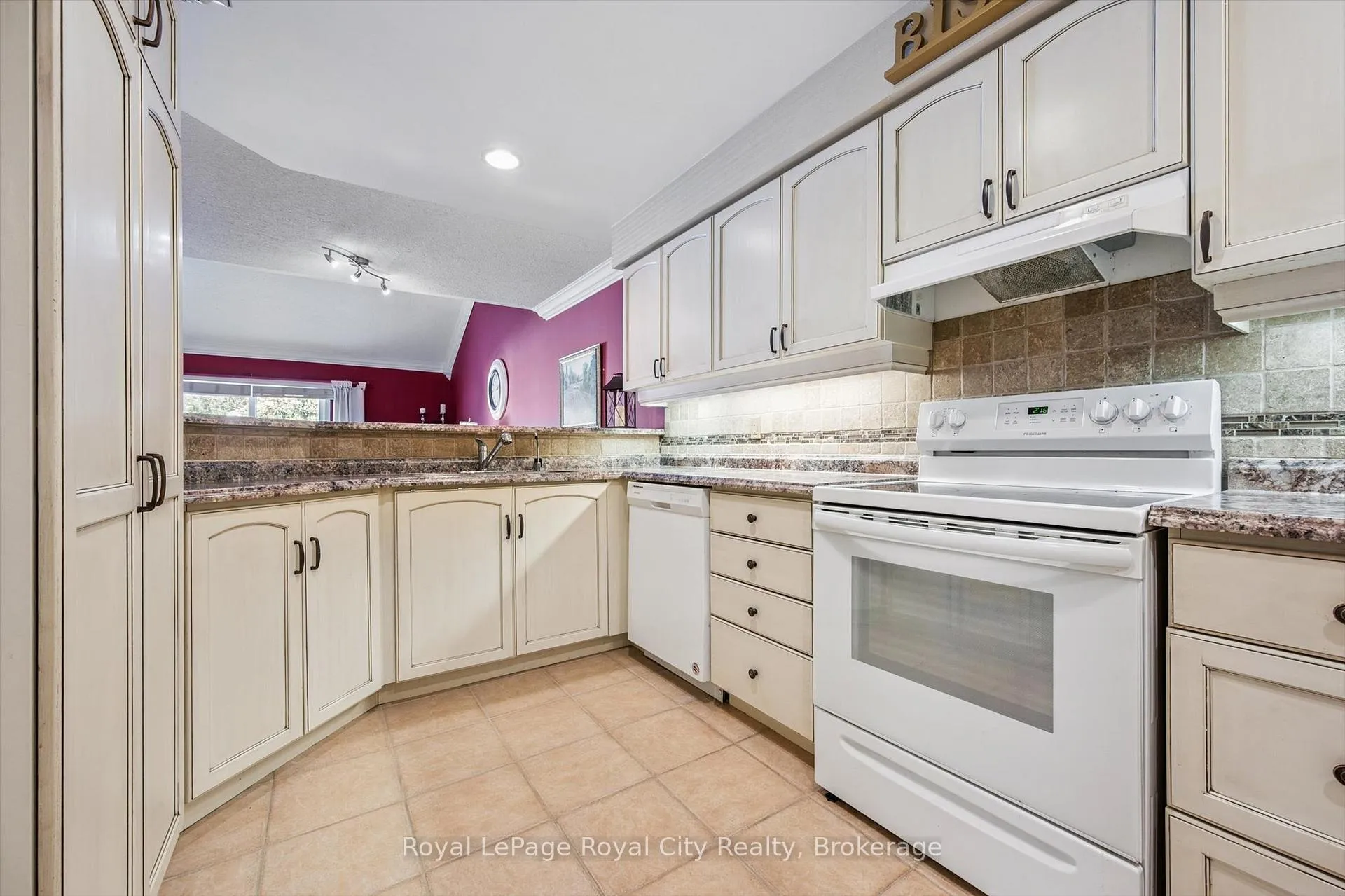 Photo 25 of 133 Riverwalk Place, Guelph/Eramosa, Rockwood — HOMEH