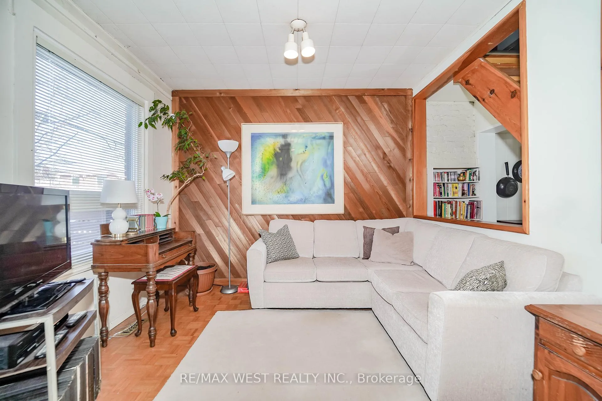 Photo 4 of 193 Barker Avenue, Toronto, Woodbine-Lumsden — HOMEH