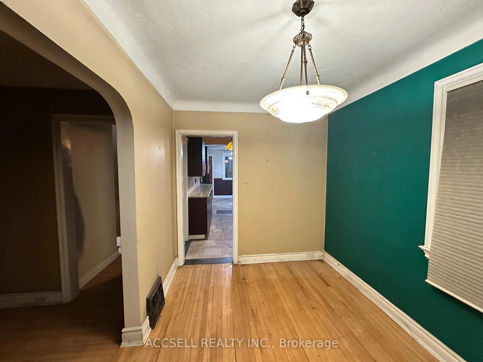 Photo 6 of 58 Clegg Street S, Ottawa, Ottawa East — HOMEH