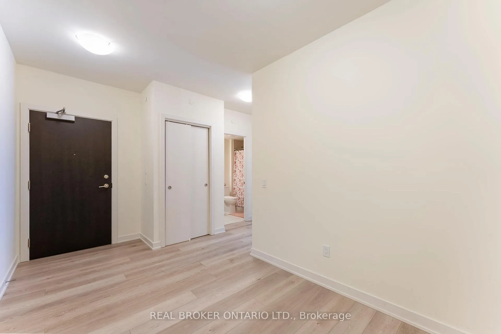 Photo 6 of Unit 1306, 385 Winston Road, Grimsby, Grimsby Beach — HOMEH