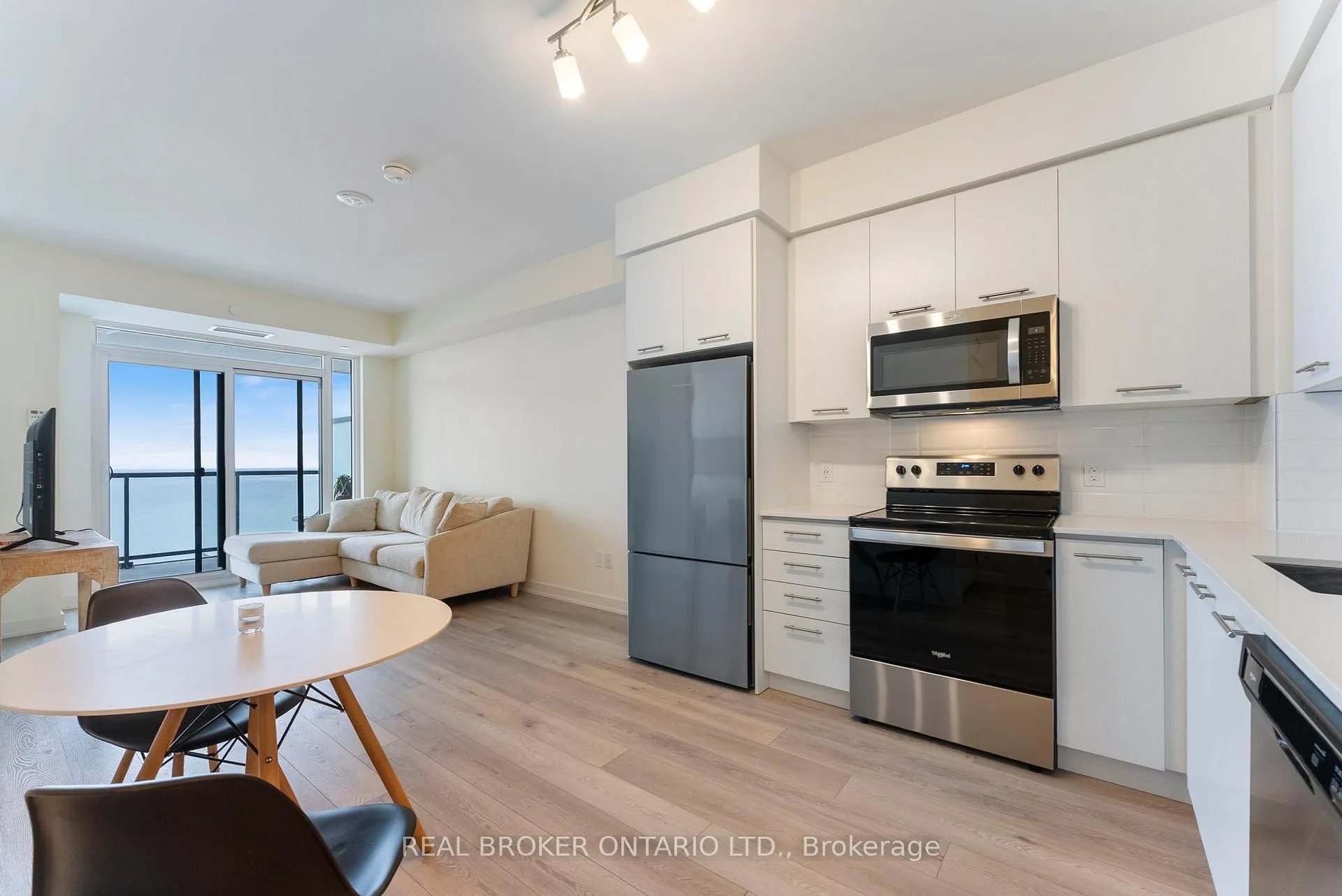 Photo 8 of Unit 1306, 385 Winston Road, Grimsby, Grimsby Beach — HOMEH