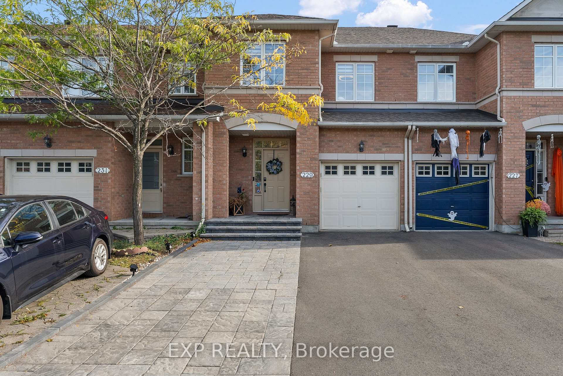 Photo 1 of 229 Duntroon Circle, Ottawa, Hunt Club Park/Greenboro — HOMEH